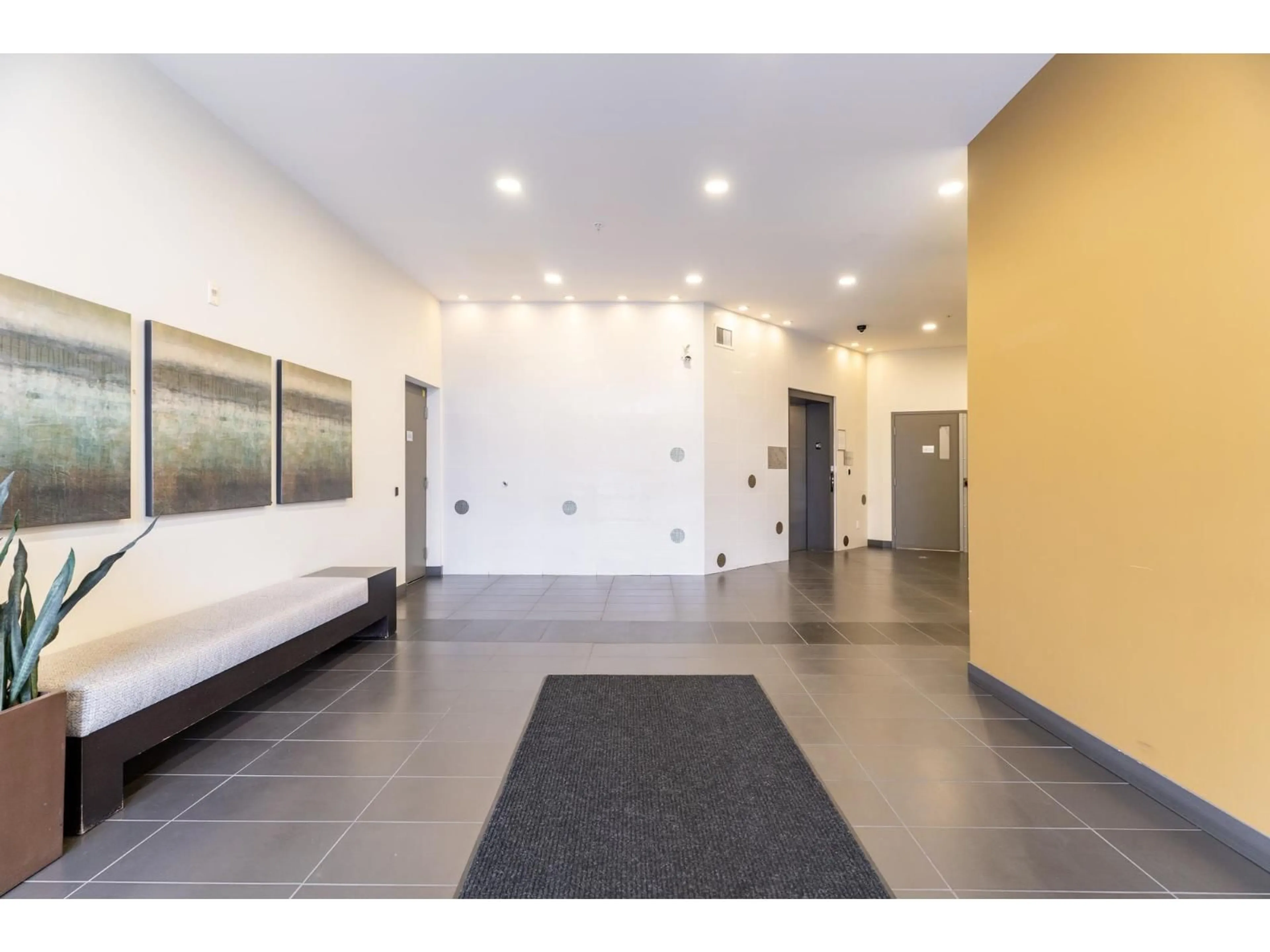 Indoor foyer for 257 - 6758 188, Surrey British Columbia V4N6K2