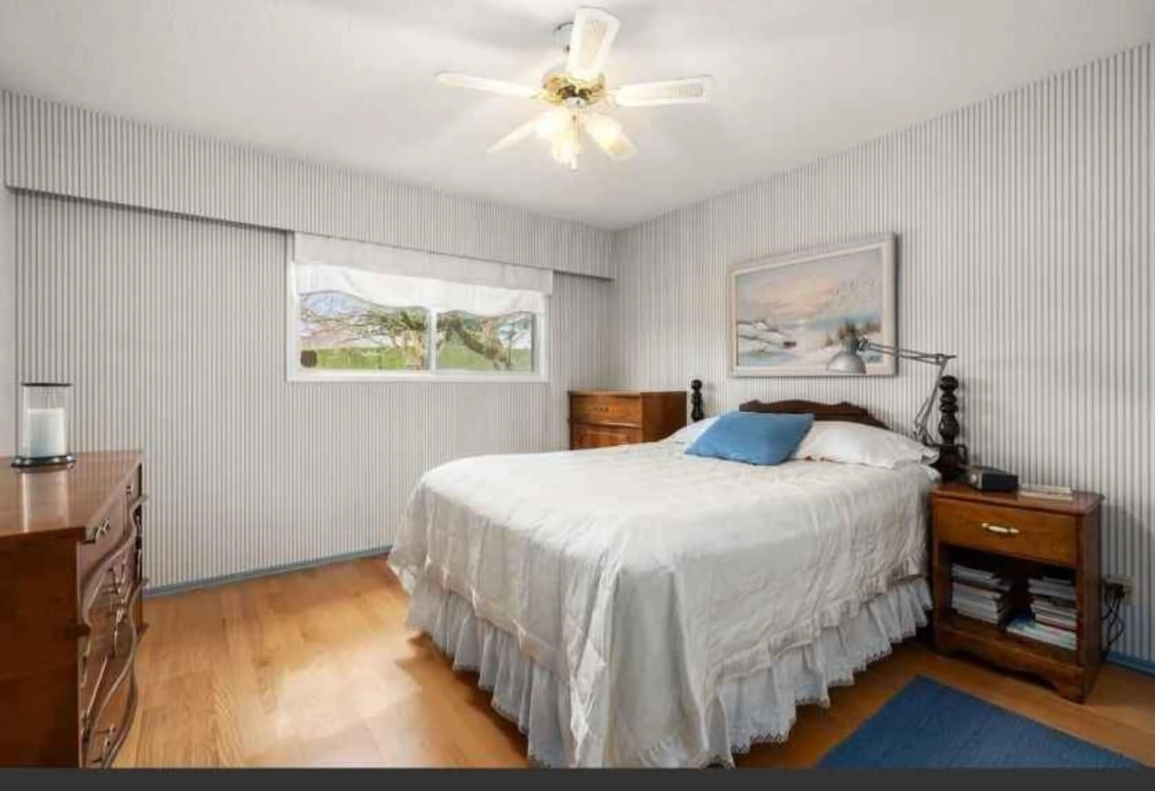 Bedroom with bed, wood/laminate floor for 32611 HOLLYWOOD, Abbotsford British Columbia V2T1R9
