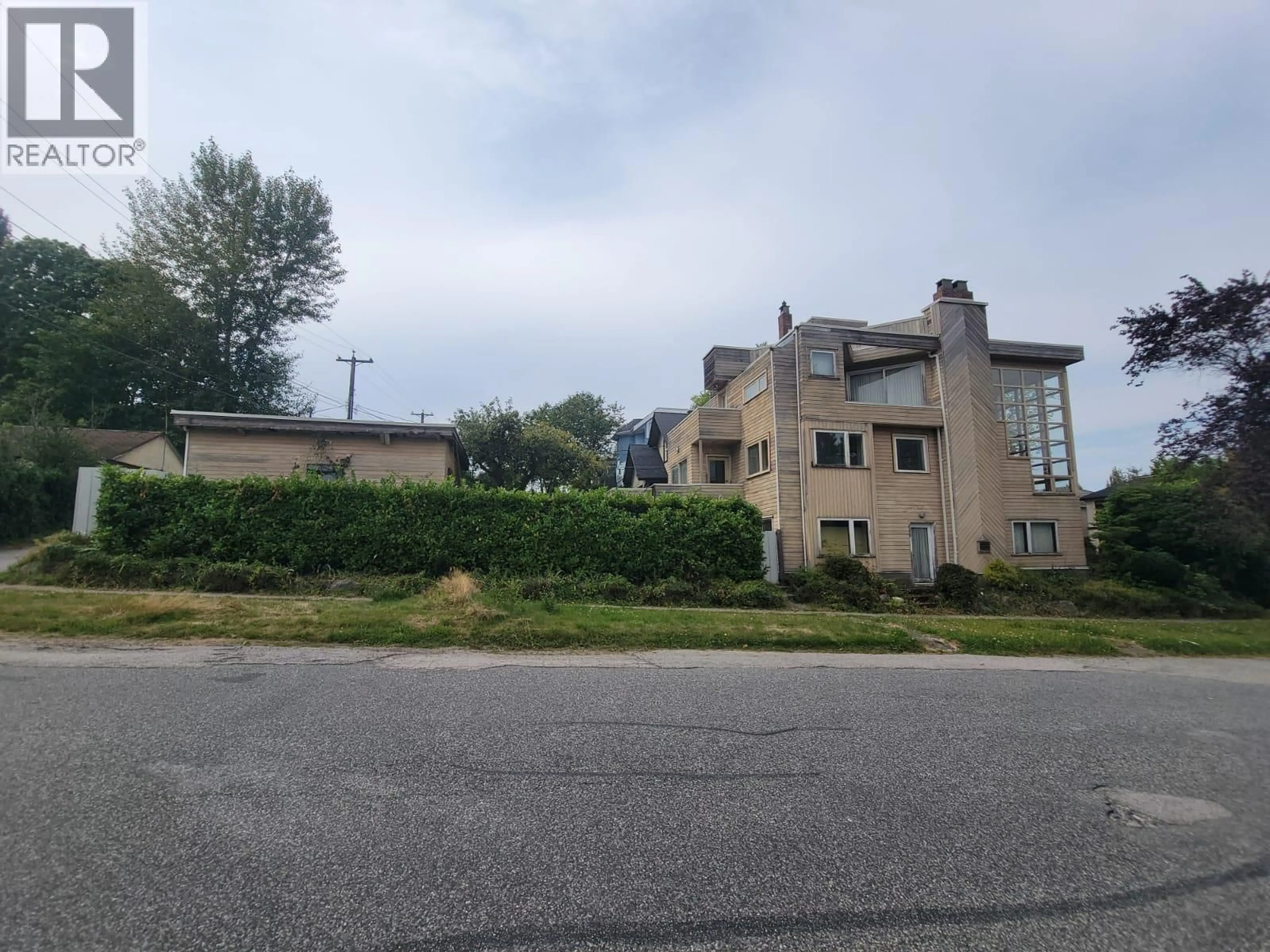 Unknown for 3804 14TH AVENUE, Vancouver British Columbia V6R2W9