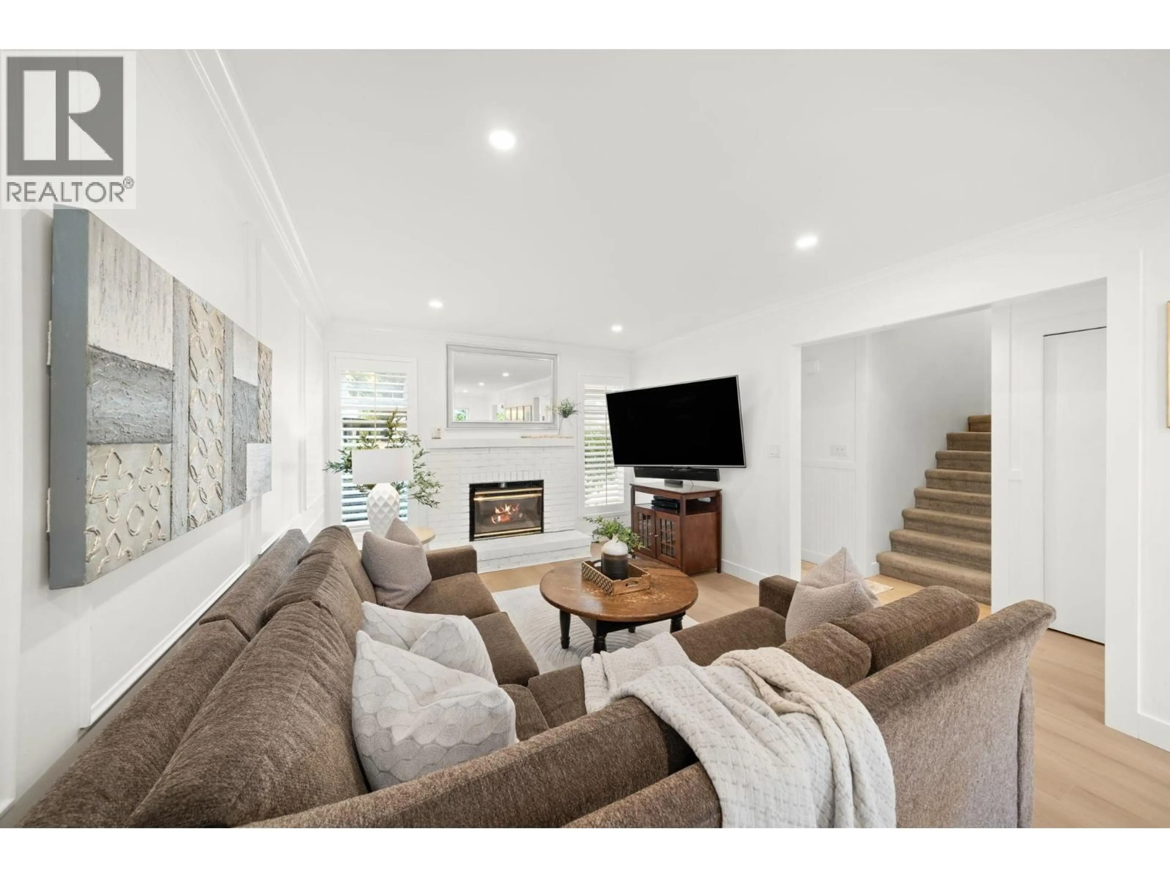 Living room with furniture, unknown for 4845 CENTRAL AVENUE, Delta British Columbia V4K2G5