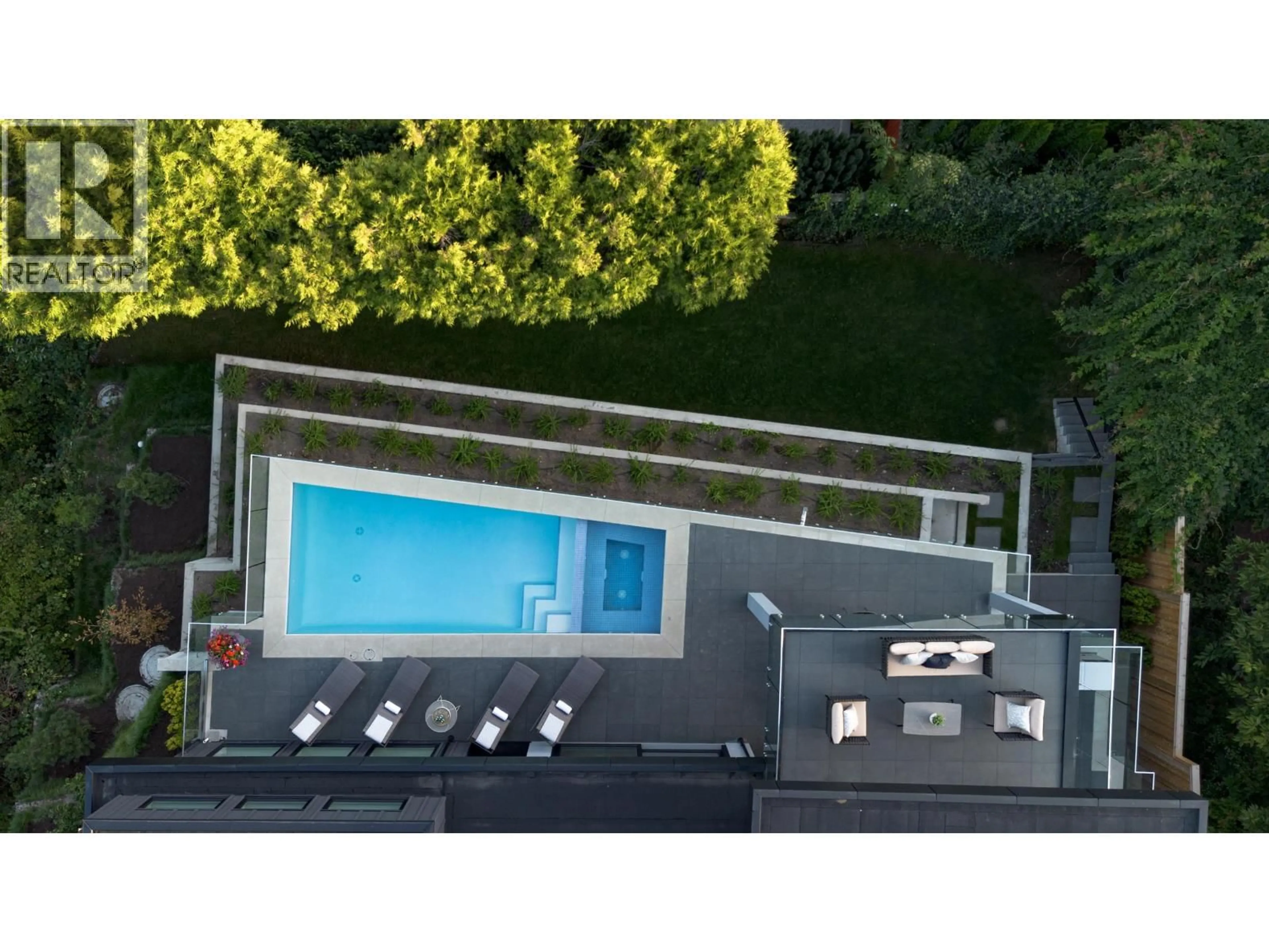 Pool for 3180 BENBOW ROAD, West Vancouver British Columbia V7V3E2