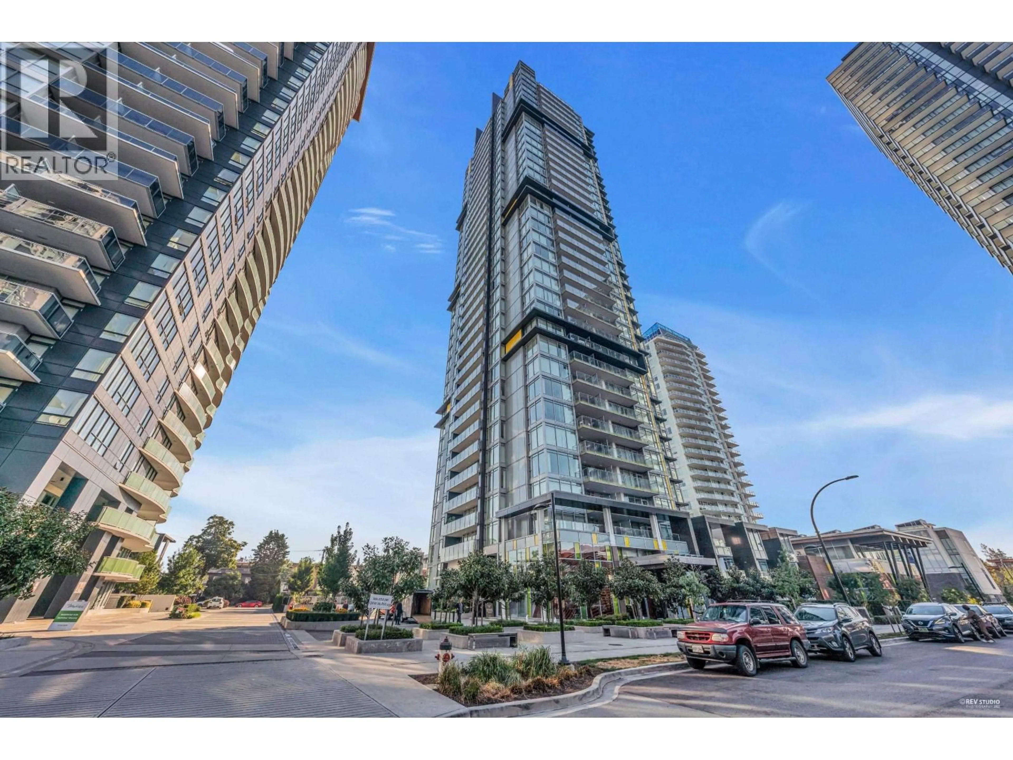 Indoor foyer for 1601 - 6700 DUNBLANE AVENUE, Burnaby British Columbia V5H0J3