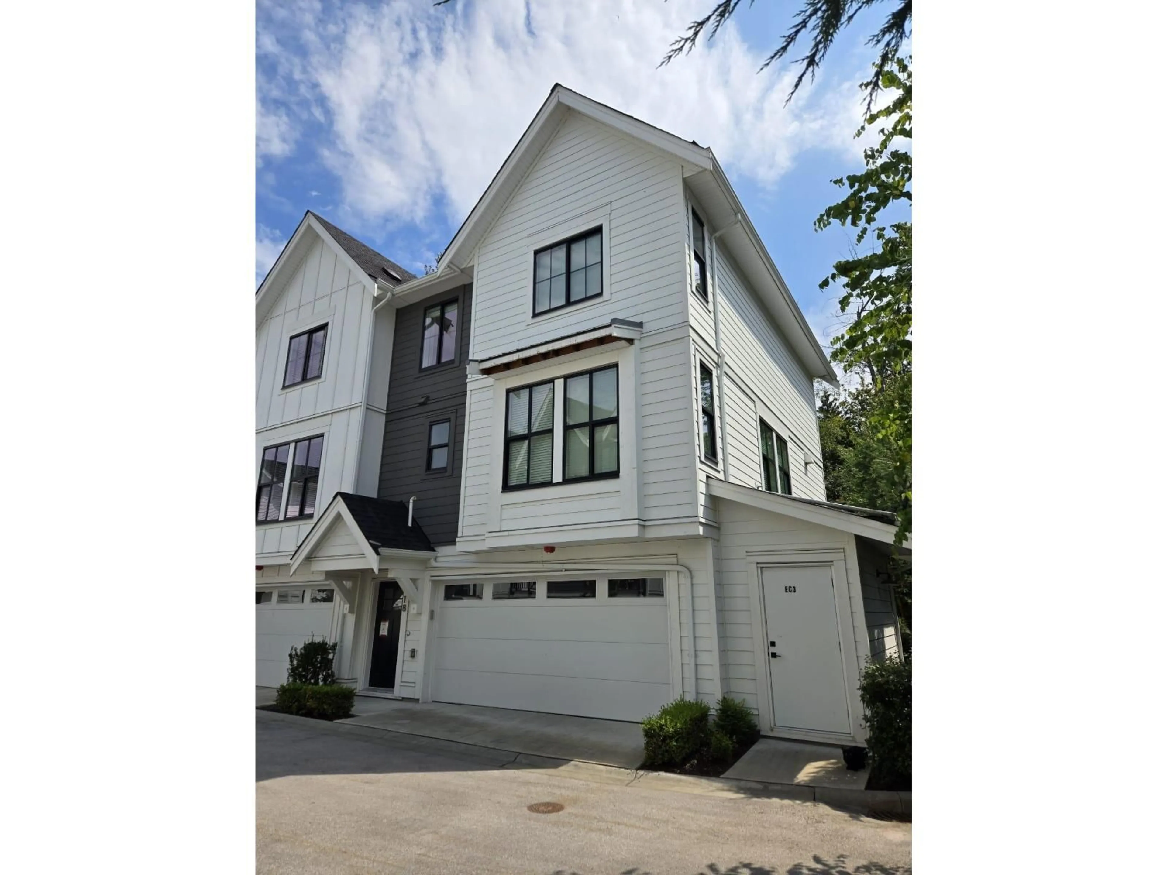Home with vinyl exterior material, street for 18 - 8450 204, Langley British Columbia V2Y3M7