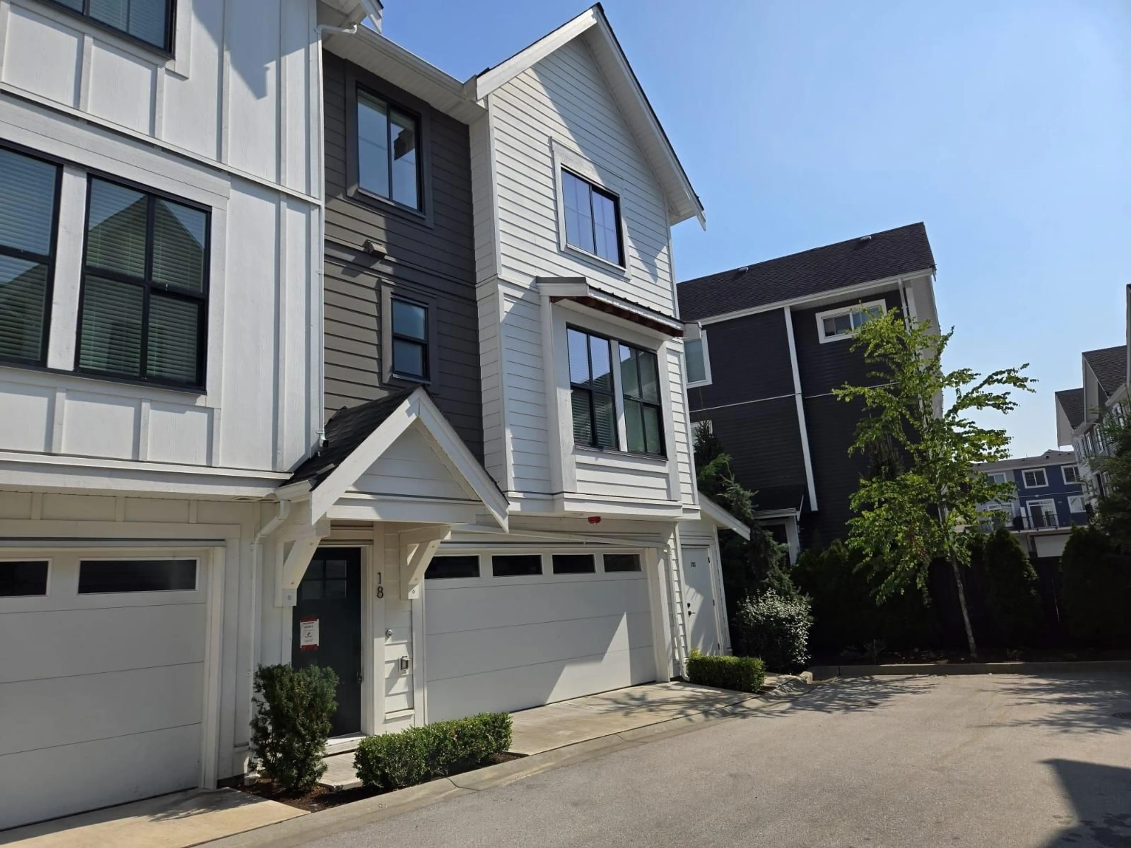 Unknown for 18 - 8450 204, Langley British Columbia V2Y3M7