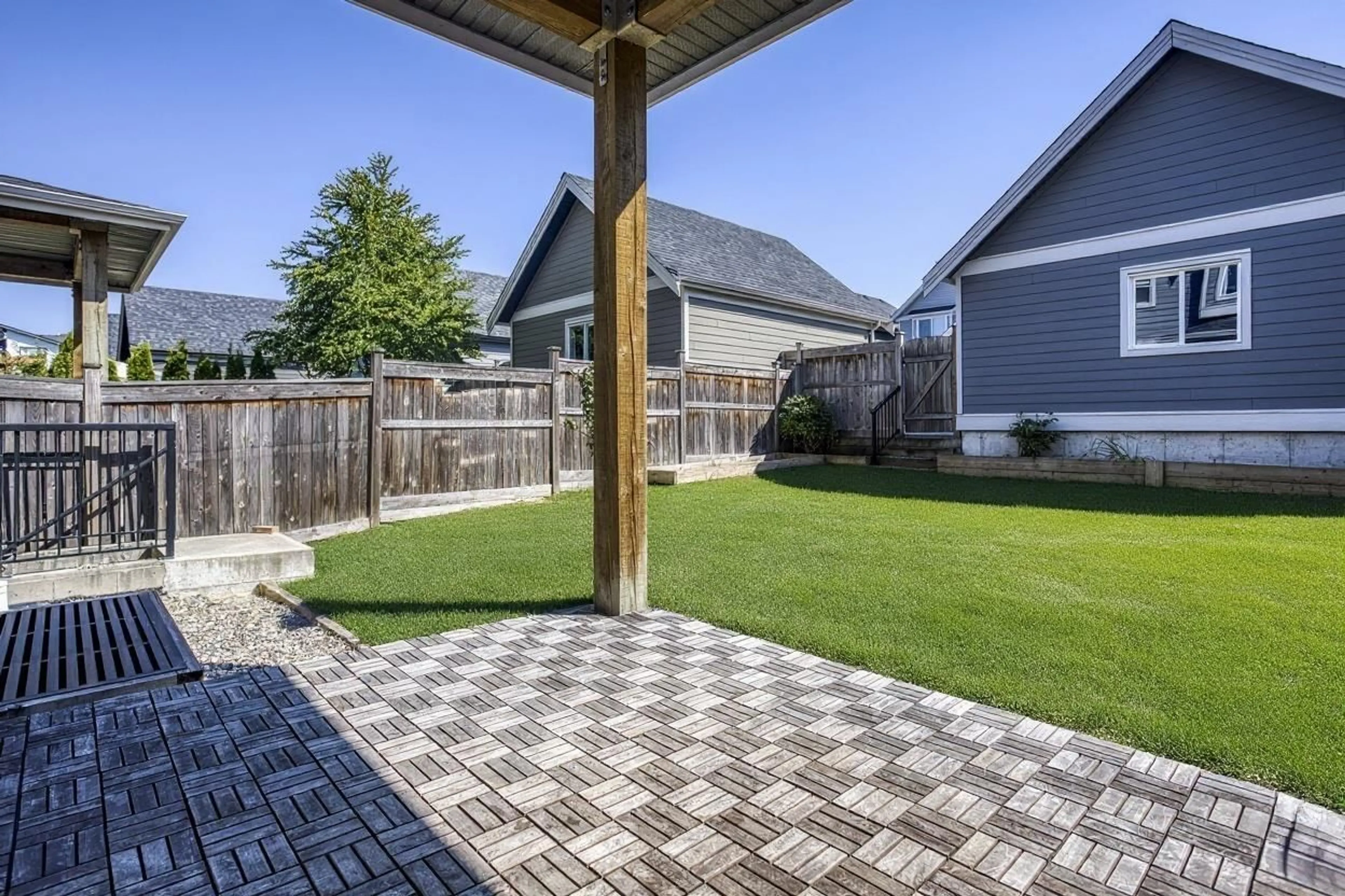 Patio, street for 16510 25A, Surrey British Columbia V3Z0S2
