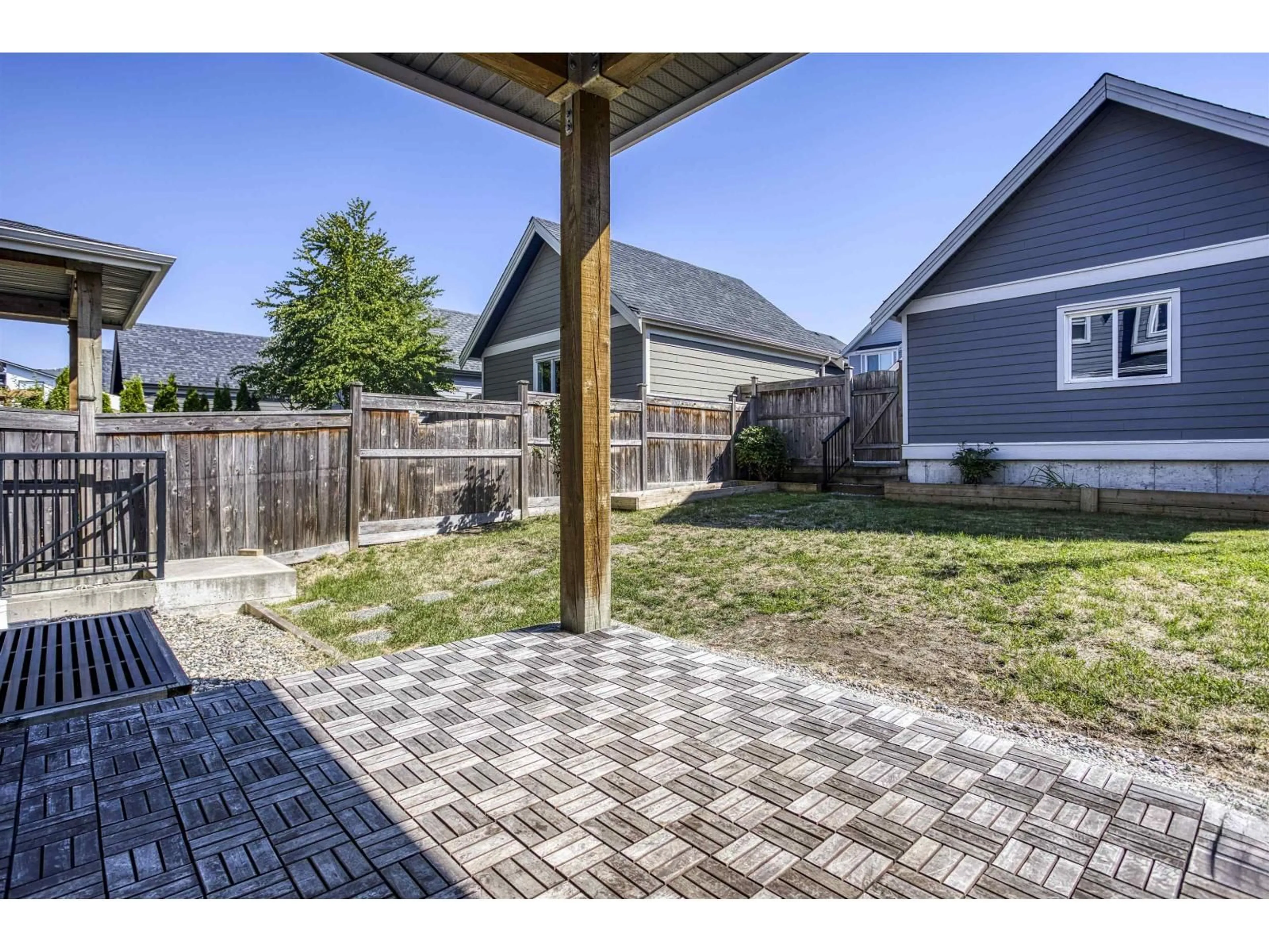 Patio, street for 16510 25A, Surrey British Columbia V3Z0S2