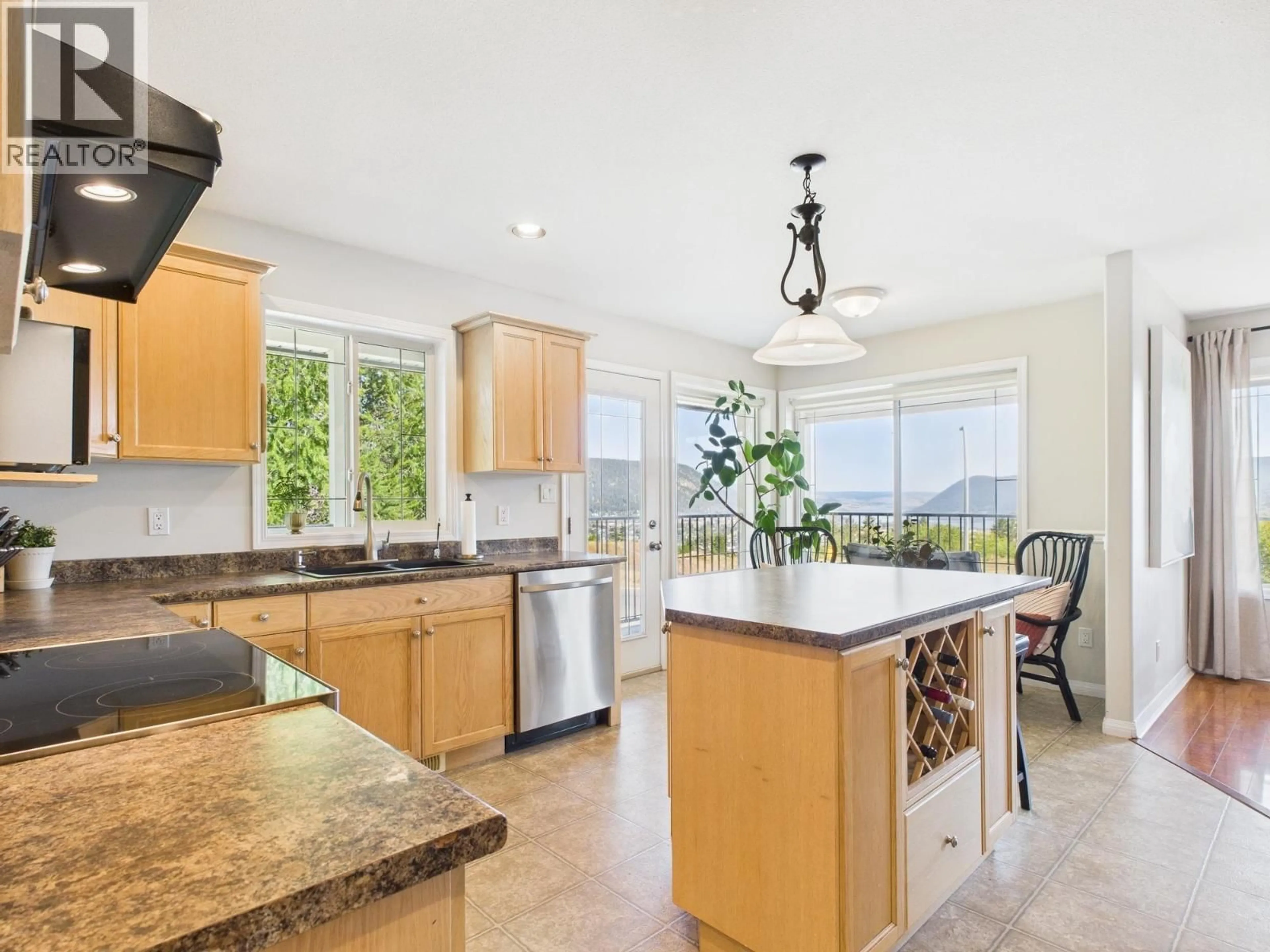 Open concept kitchen, ceramic/tile floor for 369 WESTRIDGE DRIVE, Williams Lake British Columbia V2G5J1
