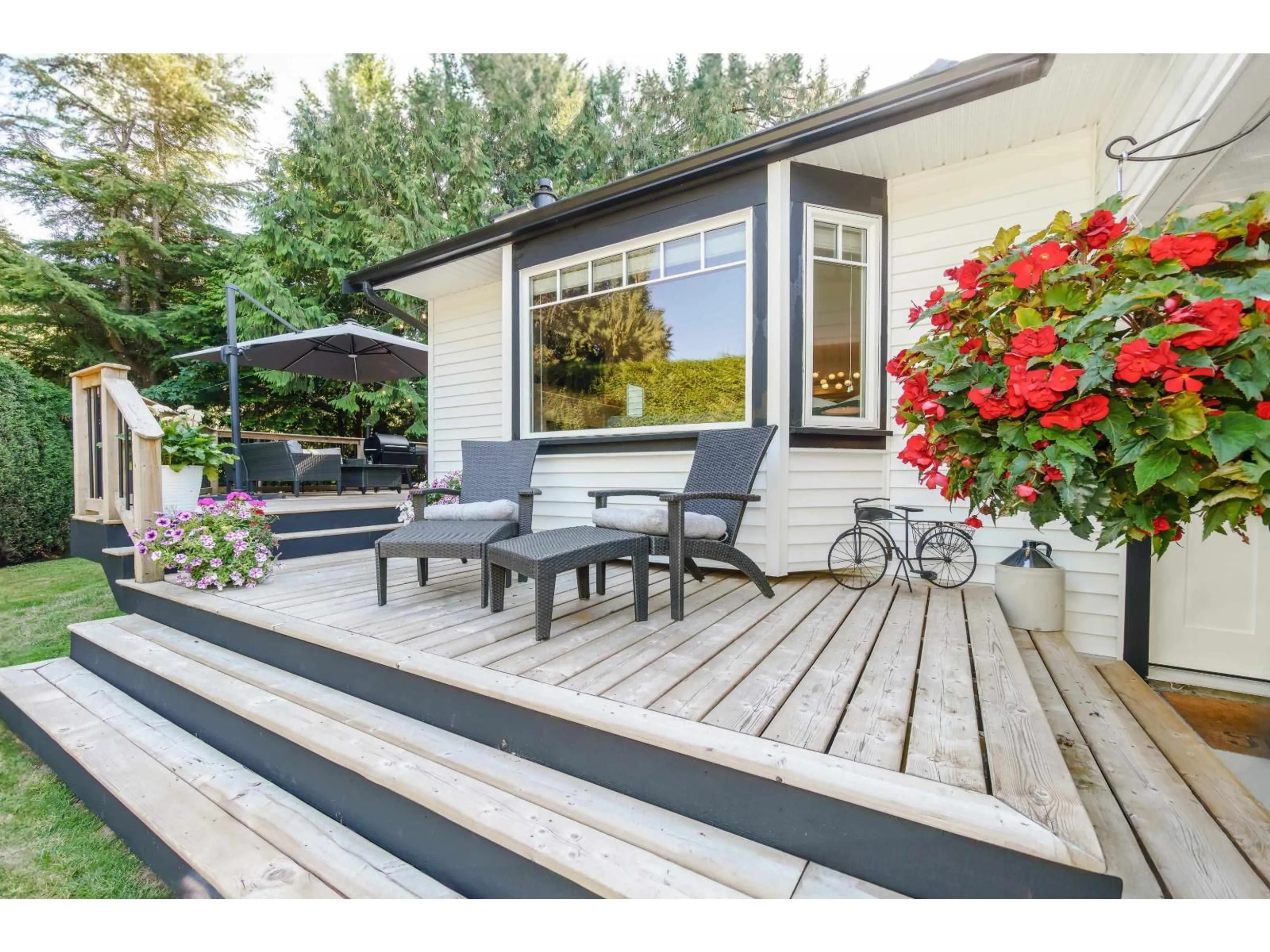 Patio, street for 4505 196TH, Surrey British Columbia V3Z0L7