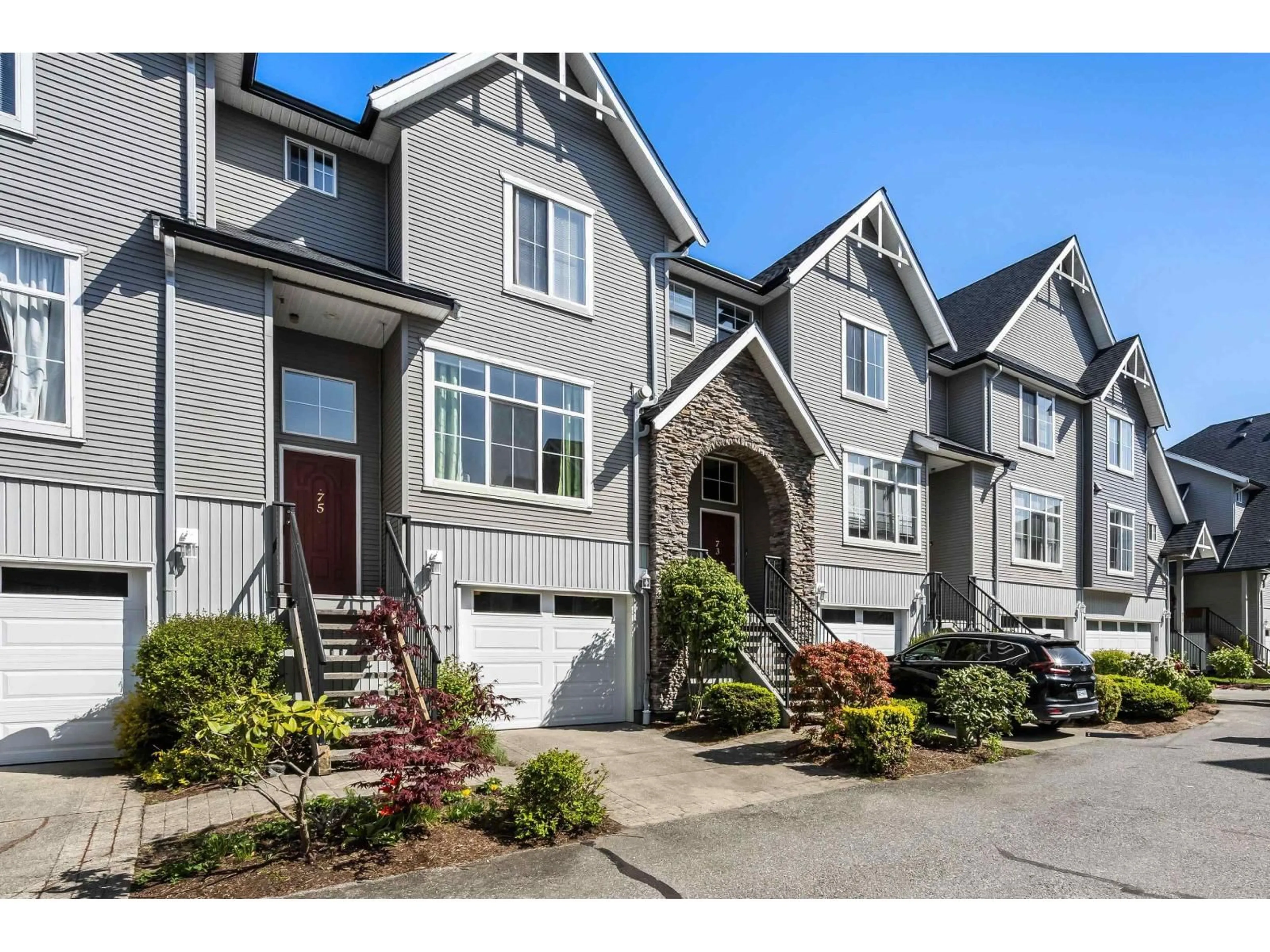 Home with vinyl exterior material, street for 74 - 8881 WALTERS STREET, Chilliwack British Columbia V2P8E9