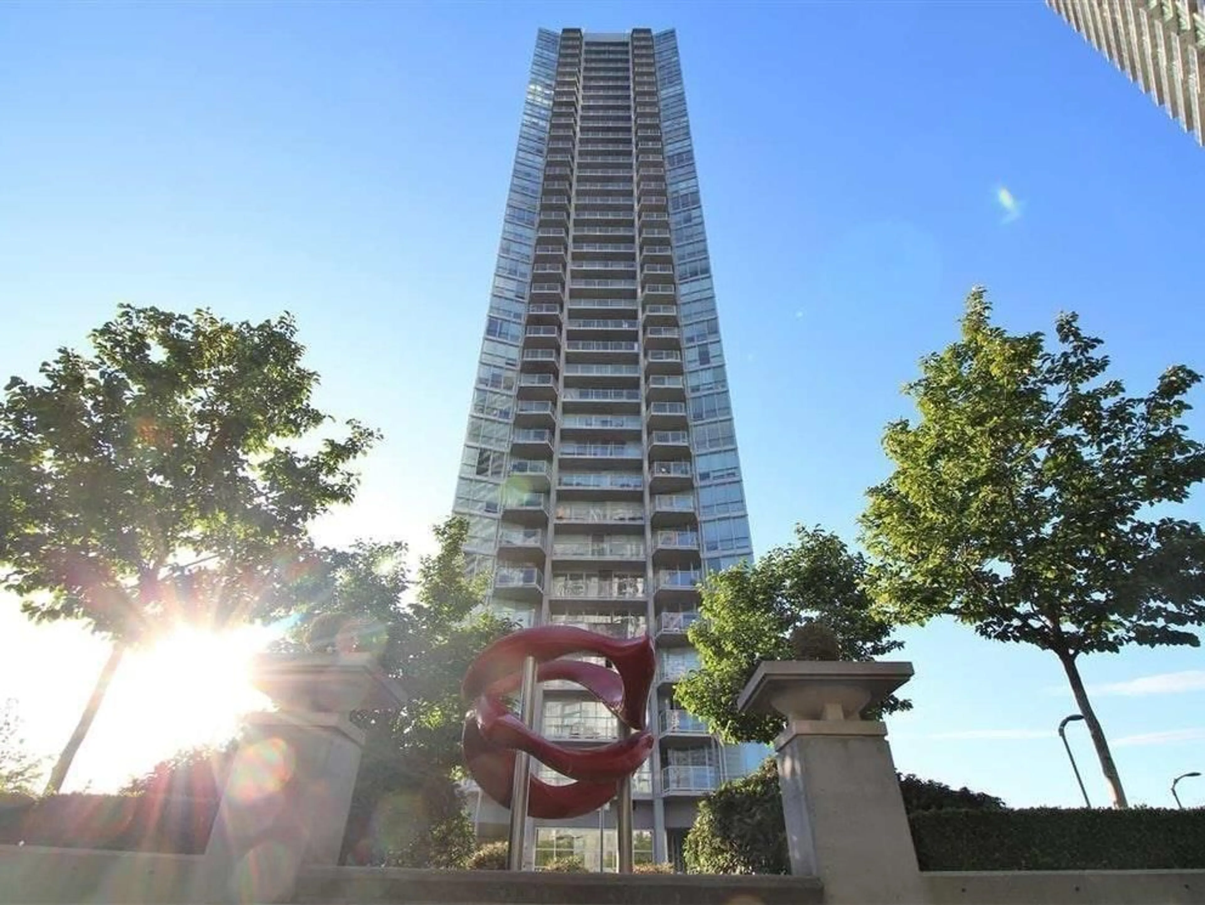 A pic from outside/outdoor area/front of a property/back of a property/a pic from drone, building for 1110 - 13618 100, Surrey British Columbia V3T0A8
