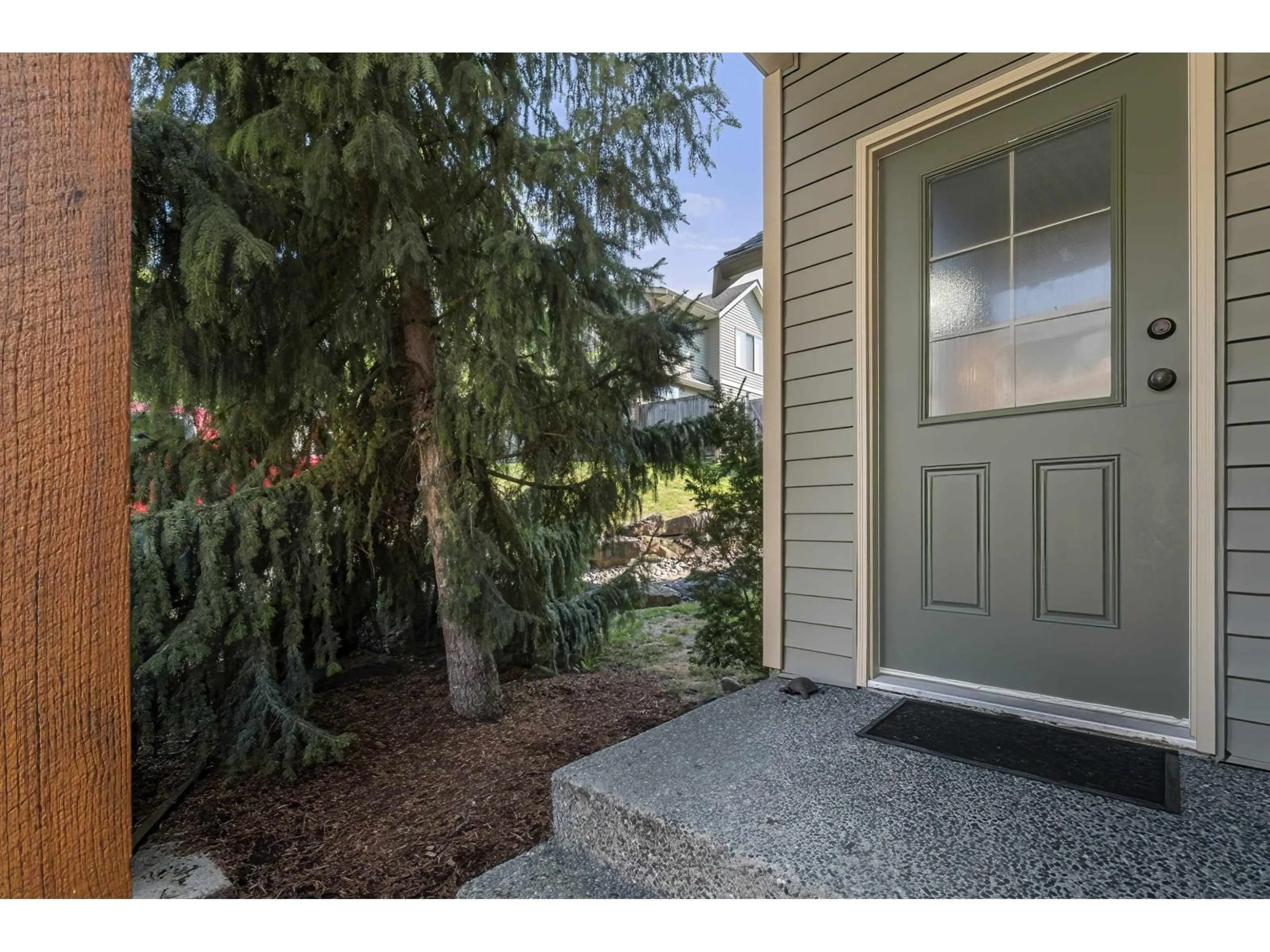Indoor entryway for 64 - 46840 RUSSELL ROAD, Chilliwack British Columbia V2R5Z1