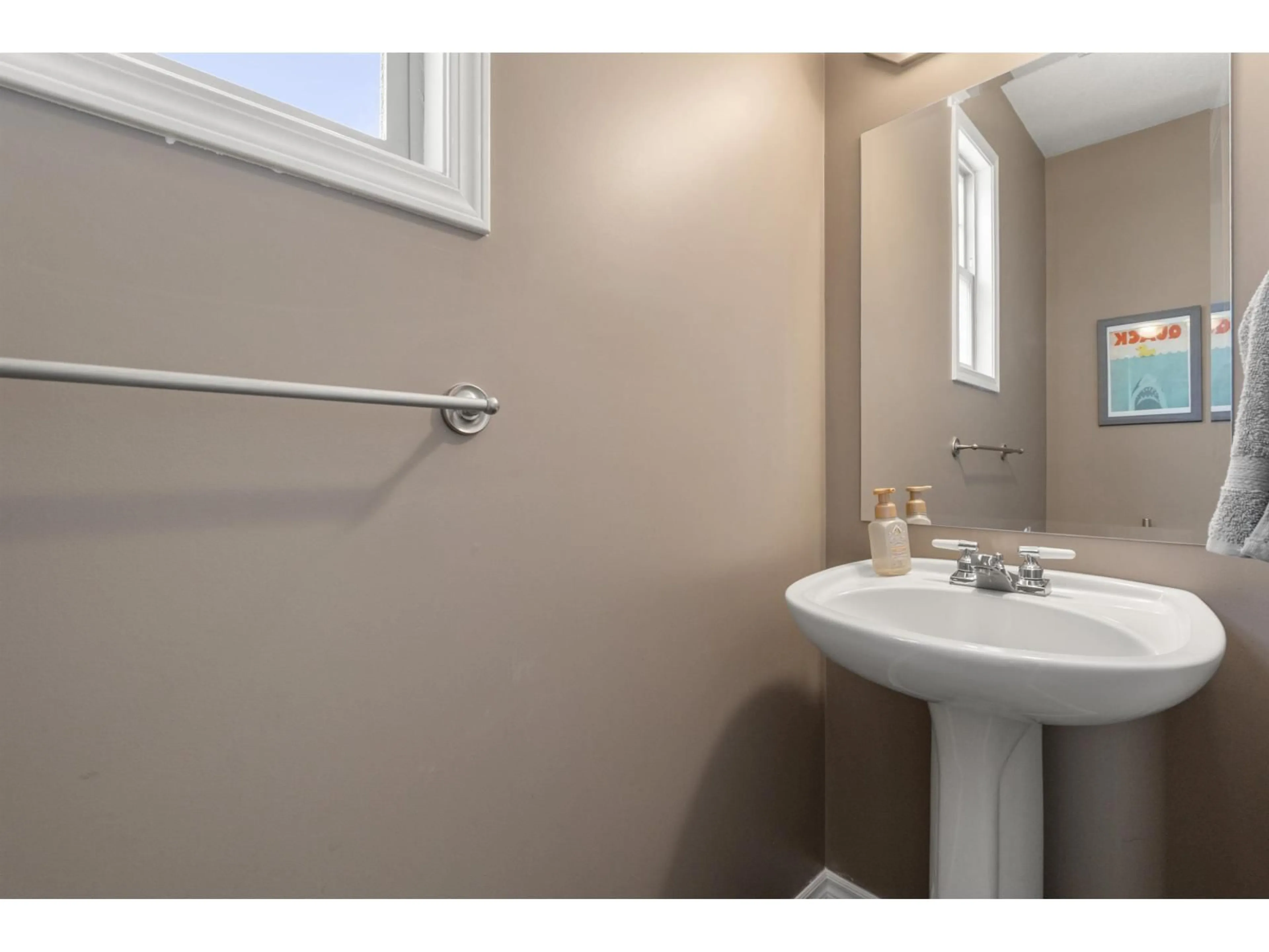 Standard bathroom, unknown for 64 - 46840 RUSSELL ROAD, Chilliwack British Columbia V2R5Z1
