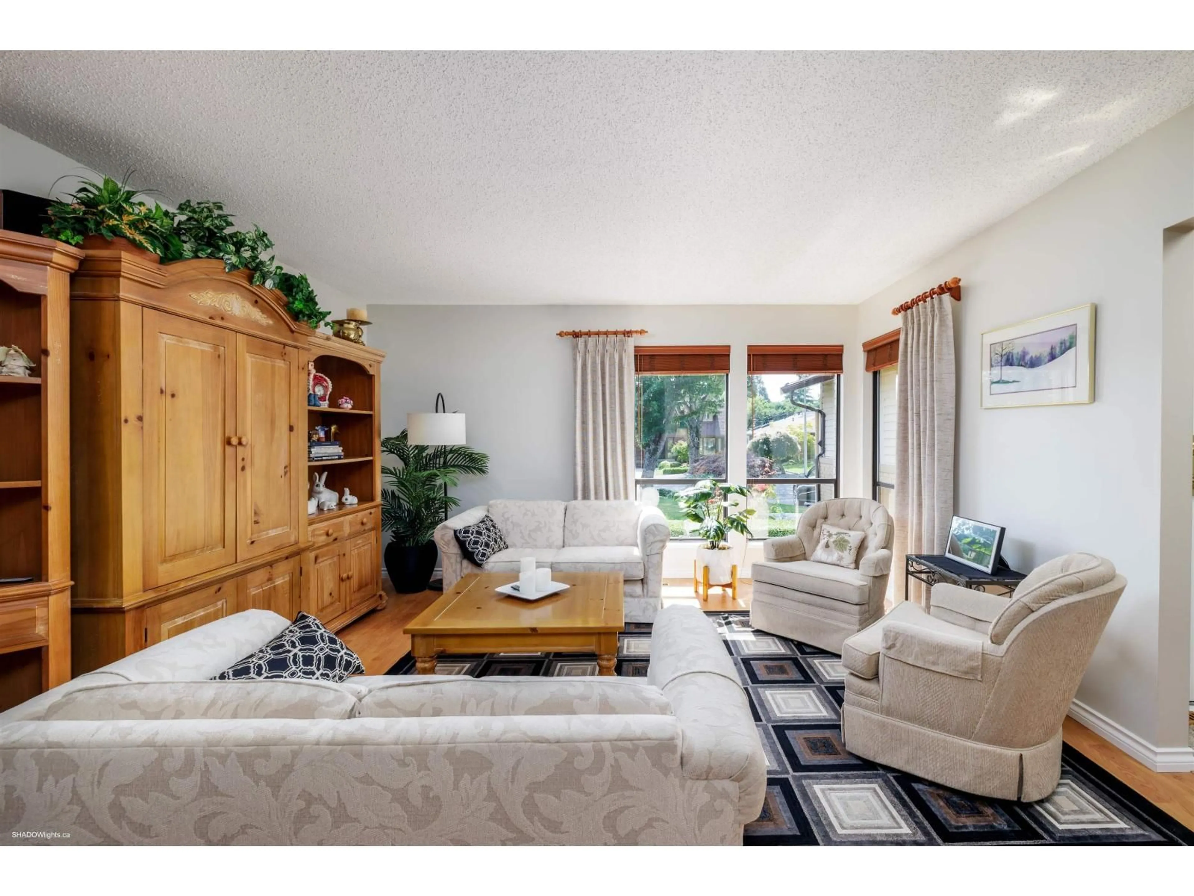 Living room with furniture, unknown for 16113 13A, Surrey British Columbia V4A6W4