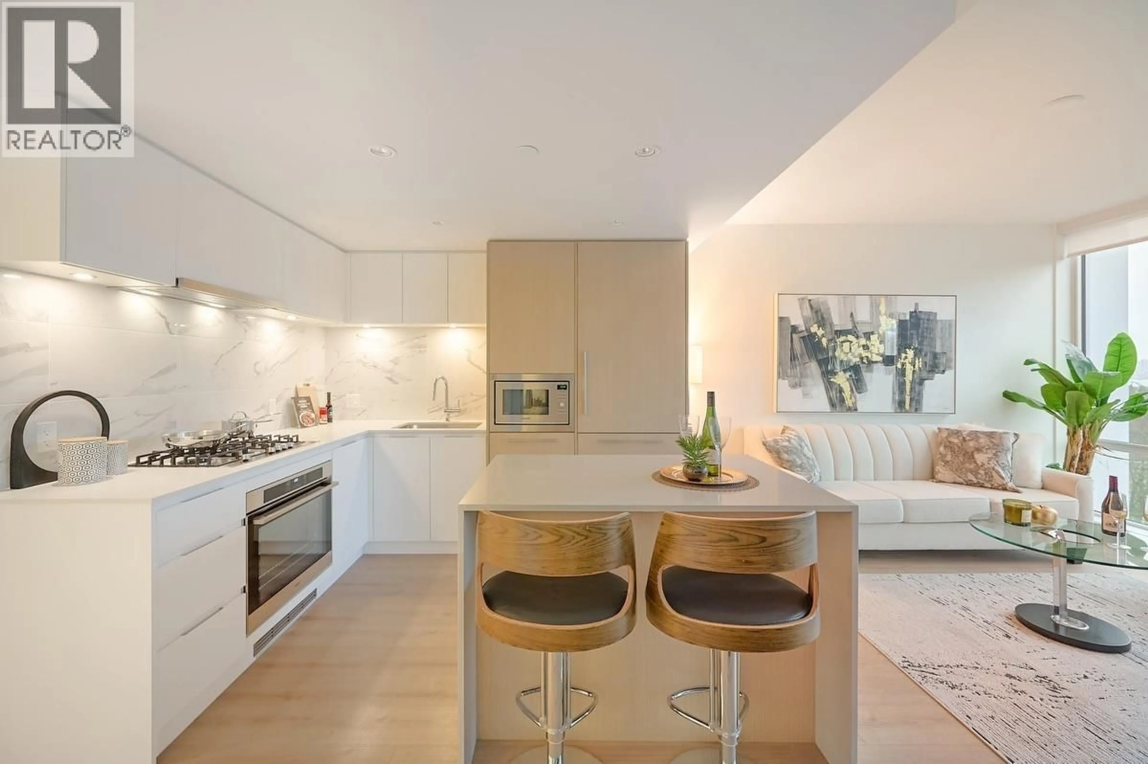 Contemporary kitchen, unknown for 1308 - 1500 FERN STREET, North Vancouver British Columbia V7J0E6