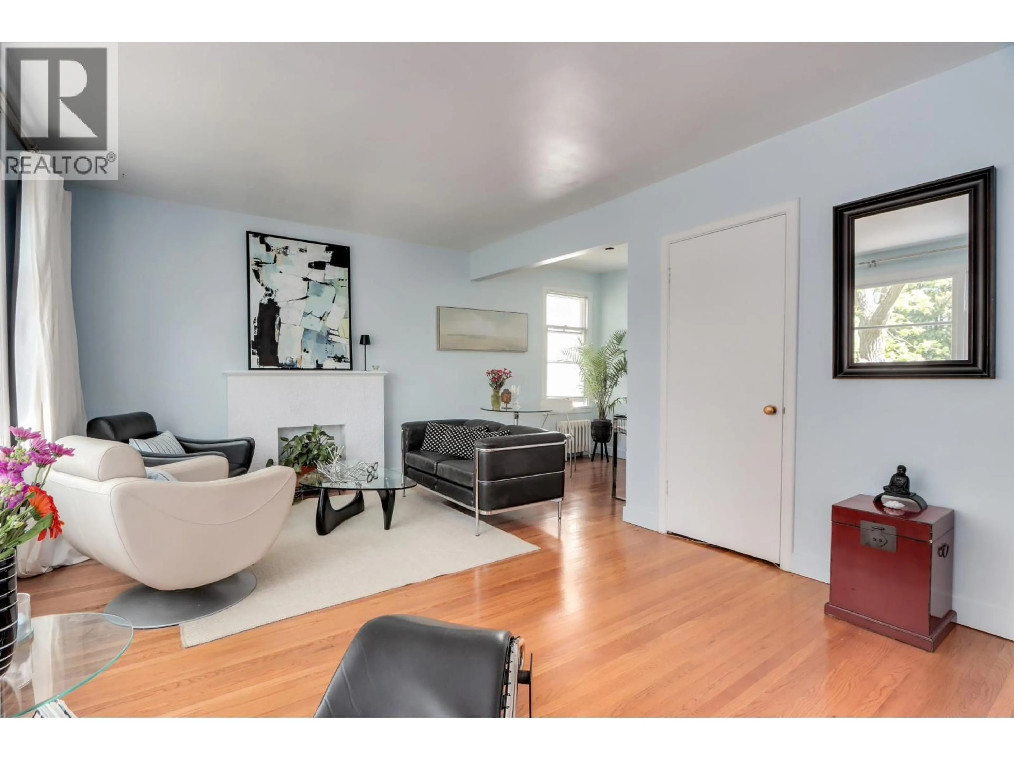 Living room with furniture, wood/laminate floor for 303 - 1565 BURNABY STREET, Vancouver British Columbia V6G1X1