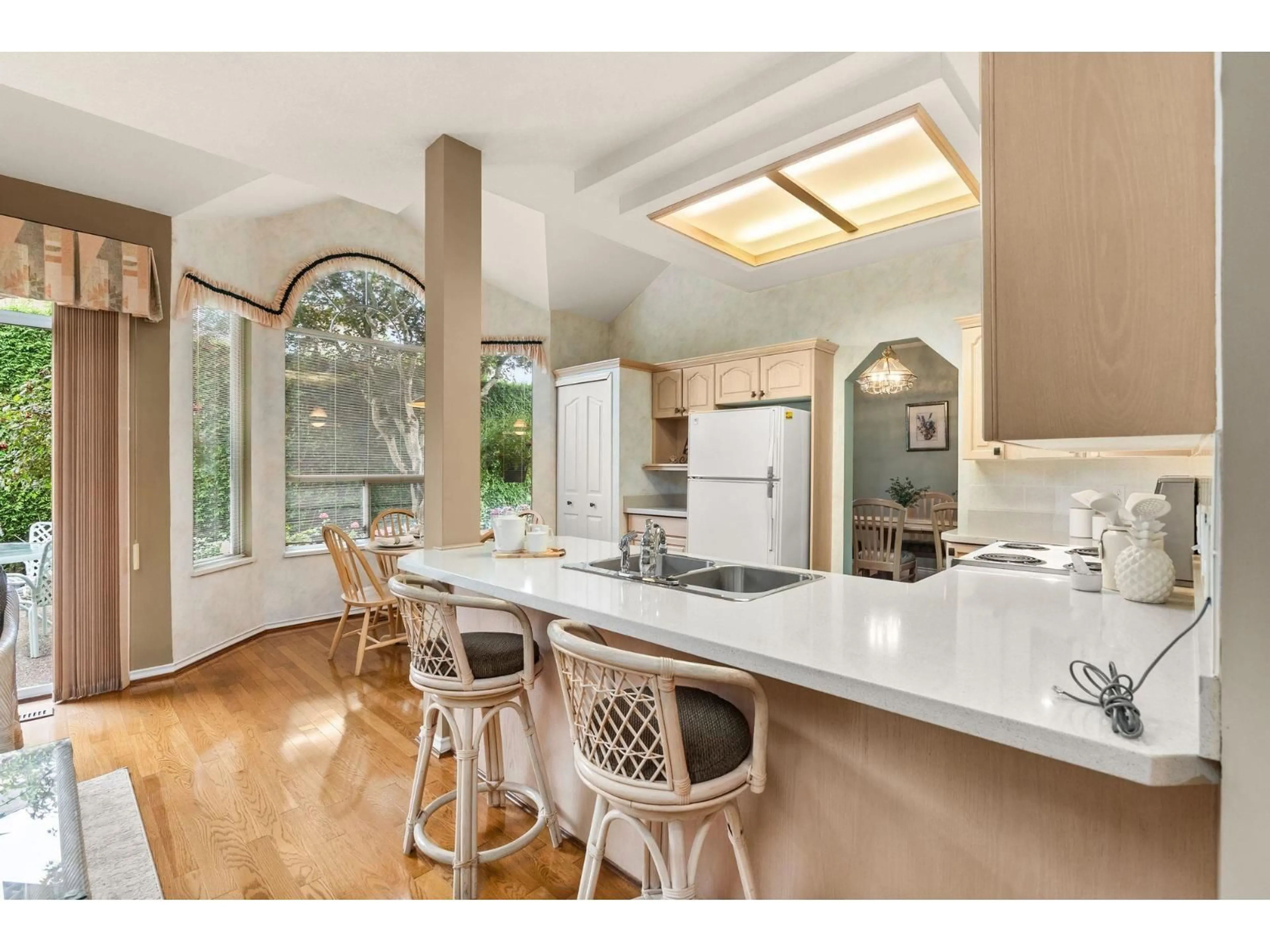 Open concept kitchen, ceramic/tile floor for 26 - 6380 121, Surrey British Columbia V3X1Y9
