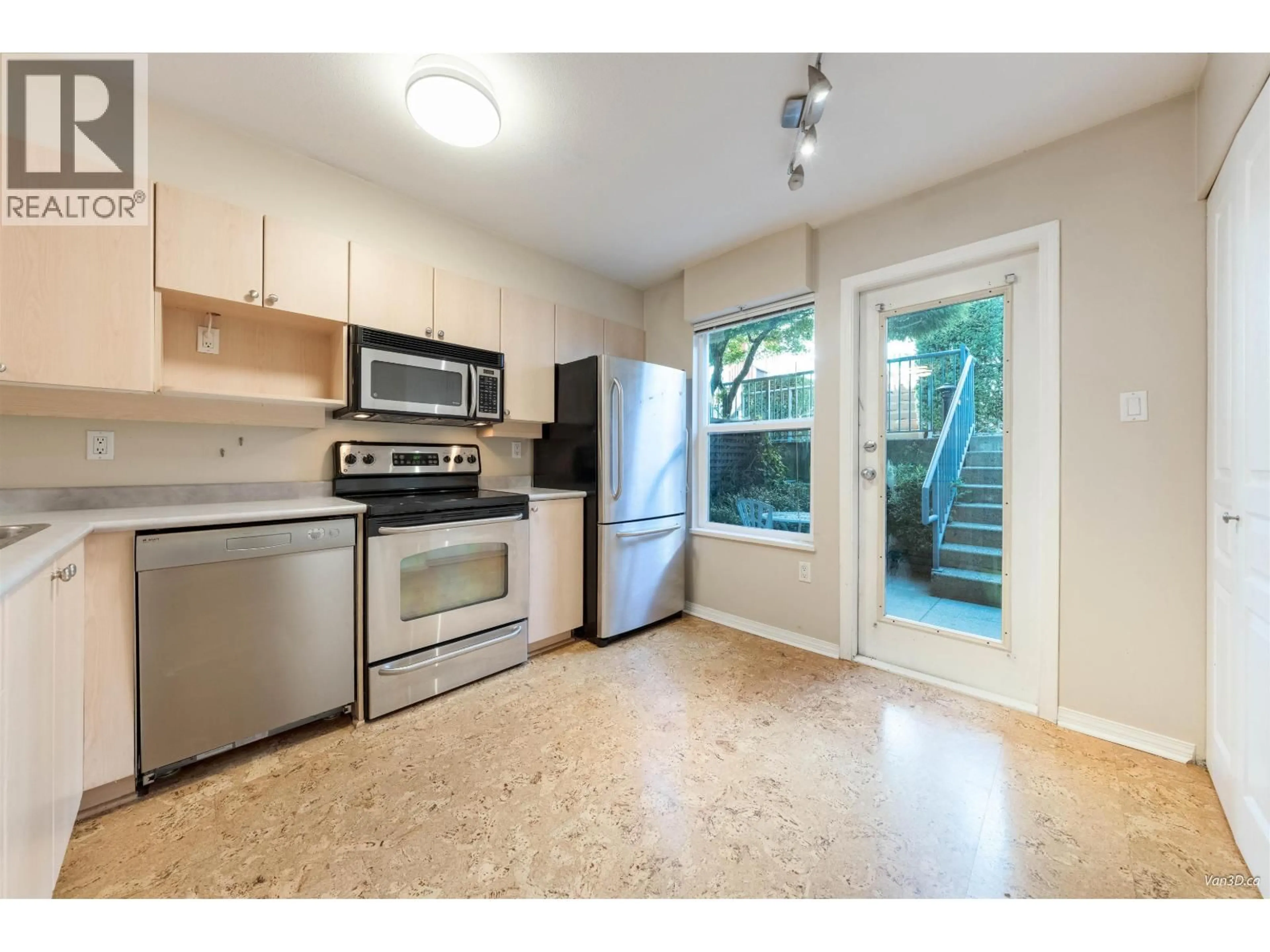 Standard kitchen, unknown for 229 11TH AVENUE, Vancouver British Columbia V5T2C4