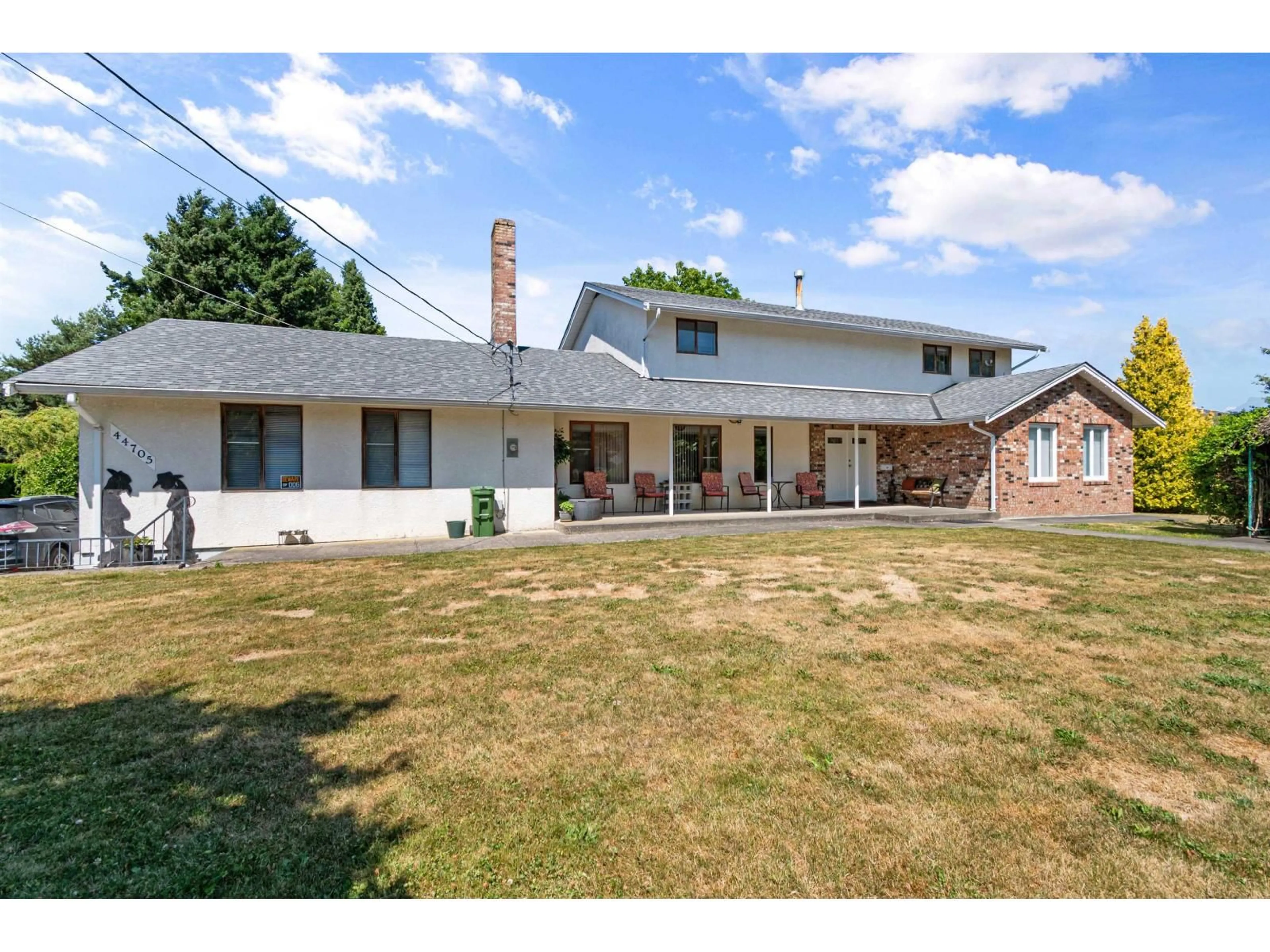 A pic from outside/outdoor area/front of a property/back of a property/a pic from drone, unknown for 44705 WATSON ROAD, Chilliwack British Columbia V2R2Y6