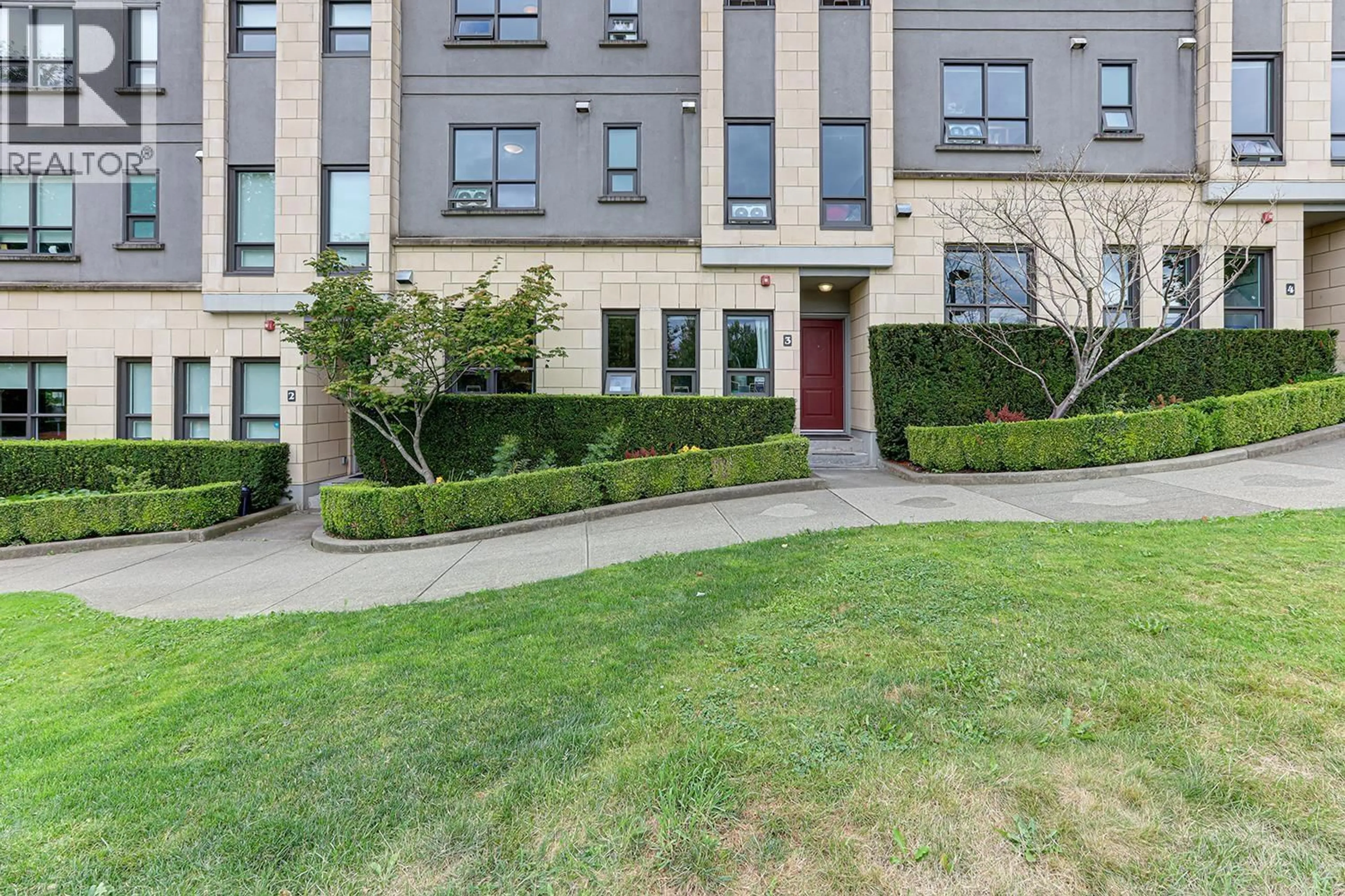 Patio, street for TH3 - 125 COLUMBIA STREET, New Westminster British Columbia V3L0G8