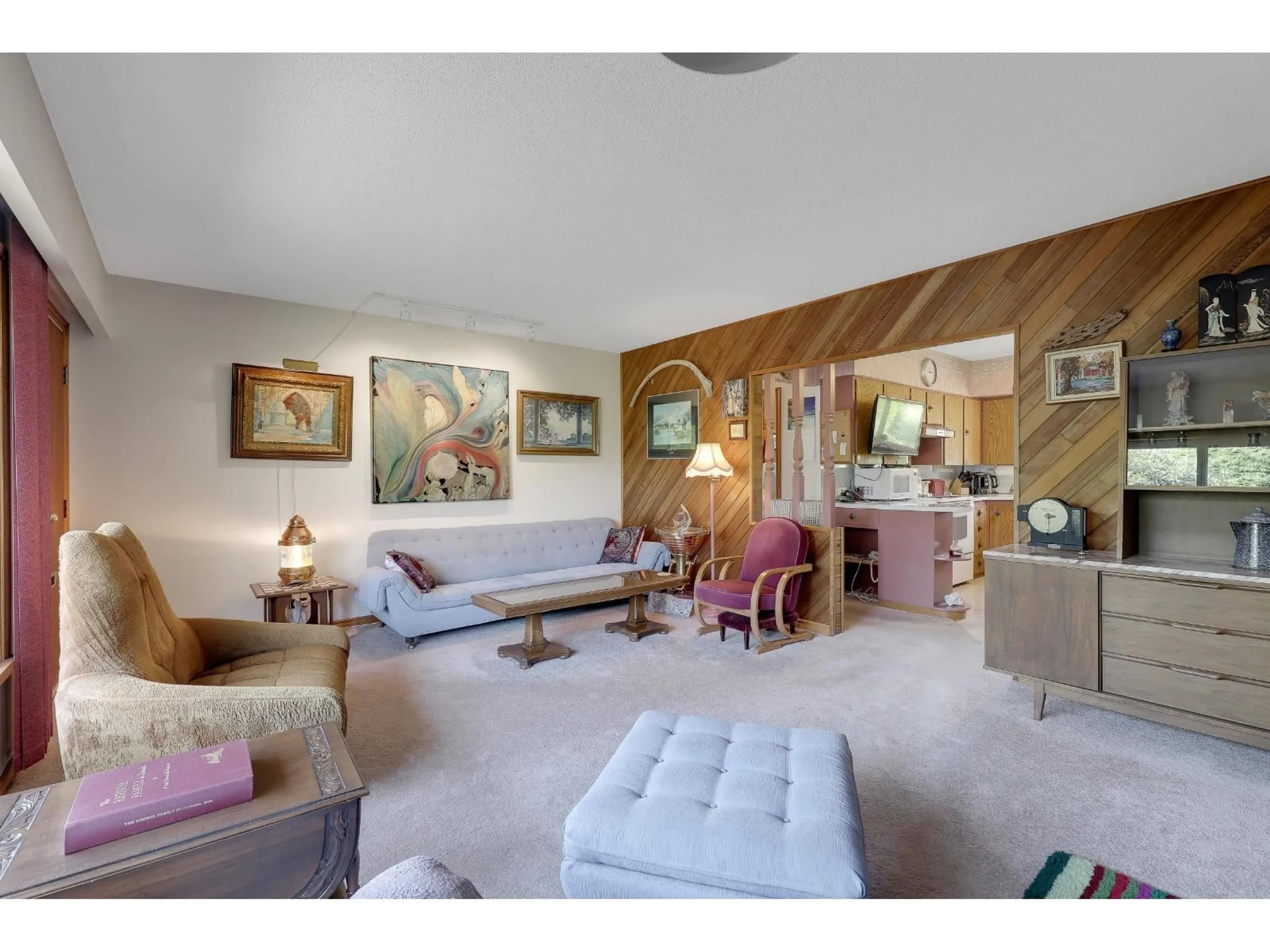 Living room with furniture, unknown for 10983 132, Surrey British Columbia V3T3W8