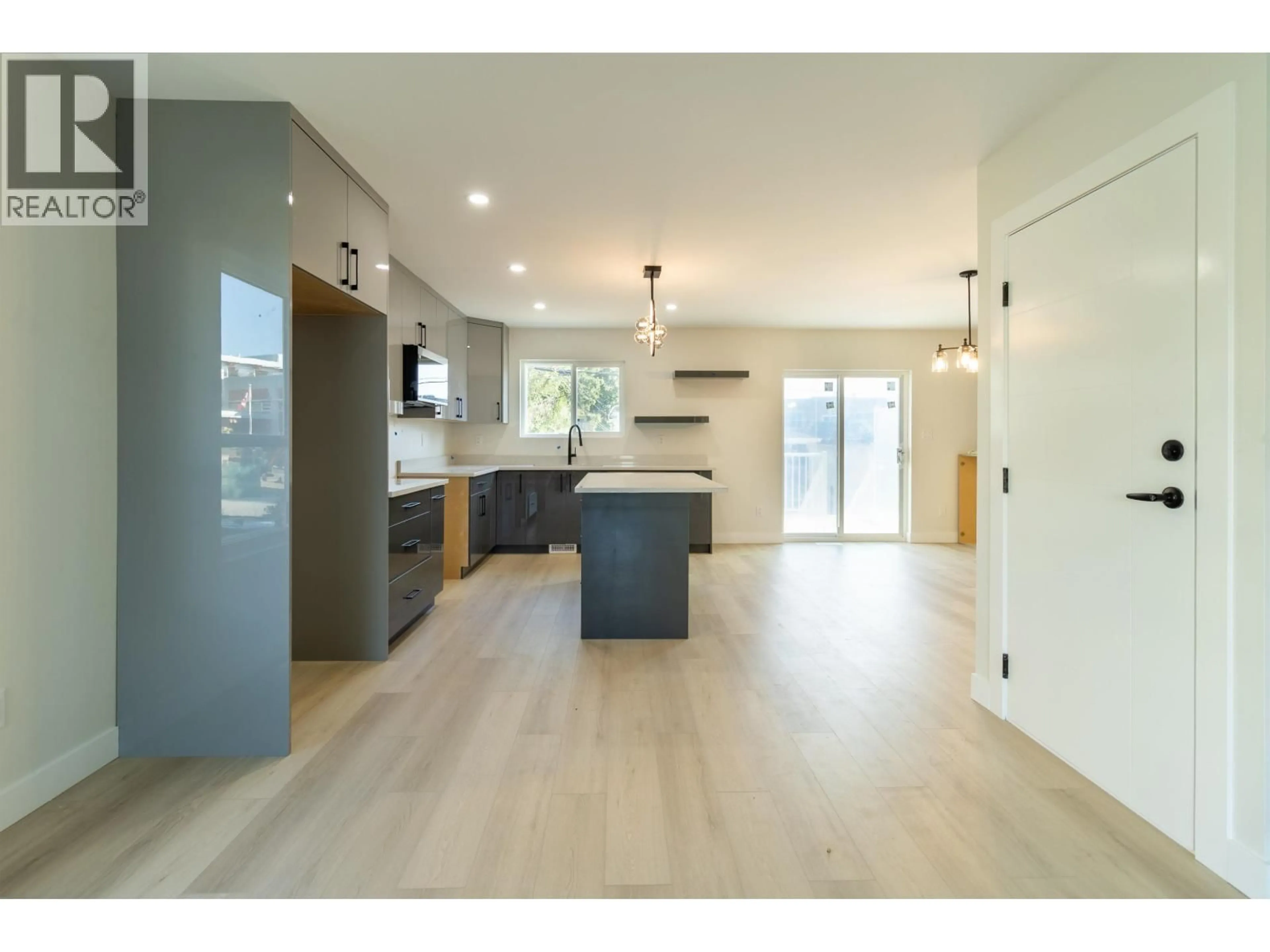 Open concept kitchen, unknown for 1988 12TH AVENUE, Prince George British Columbia V2M1P9