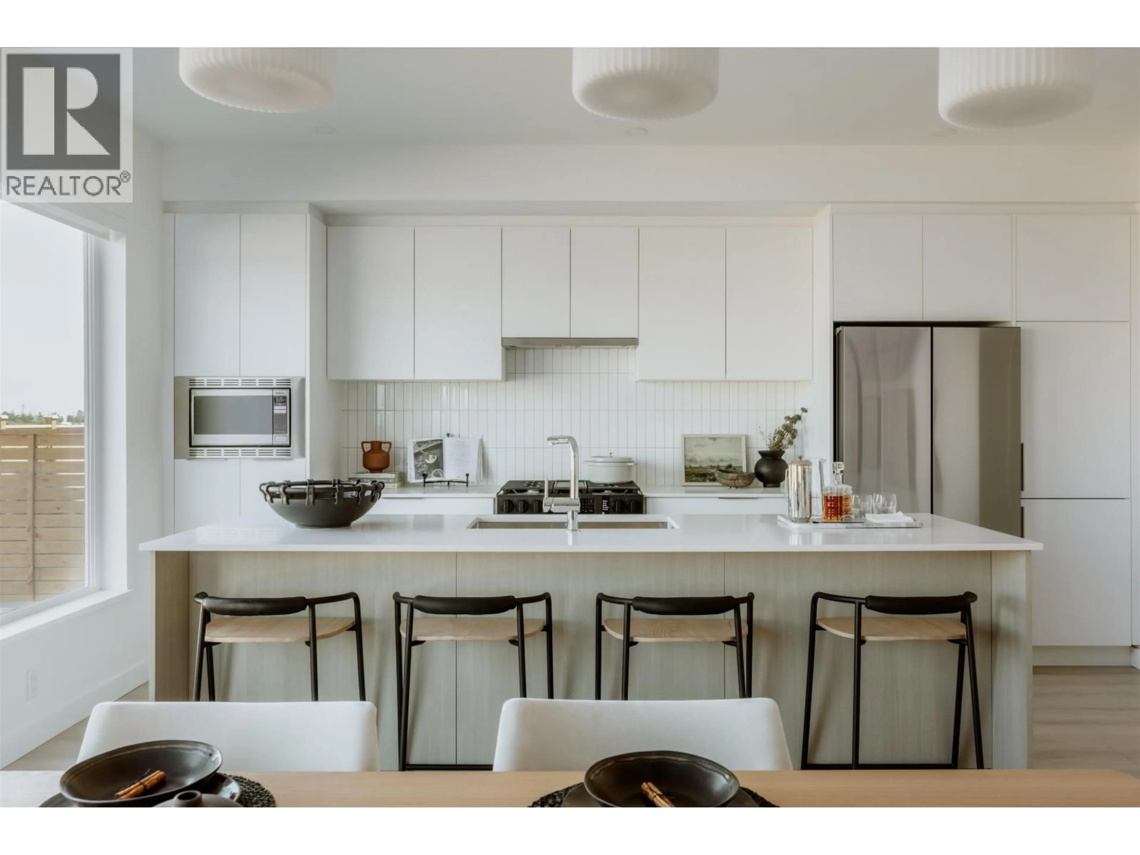 Contemporary kitchen, ceramic/tile floor for 2470 ALDER WAY, Tsawwassen British Columbia V4M0G8