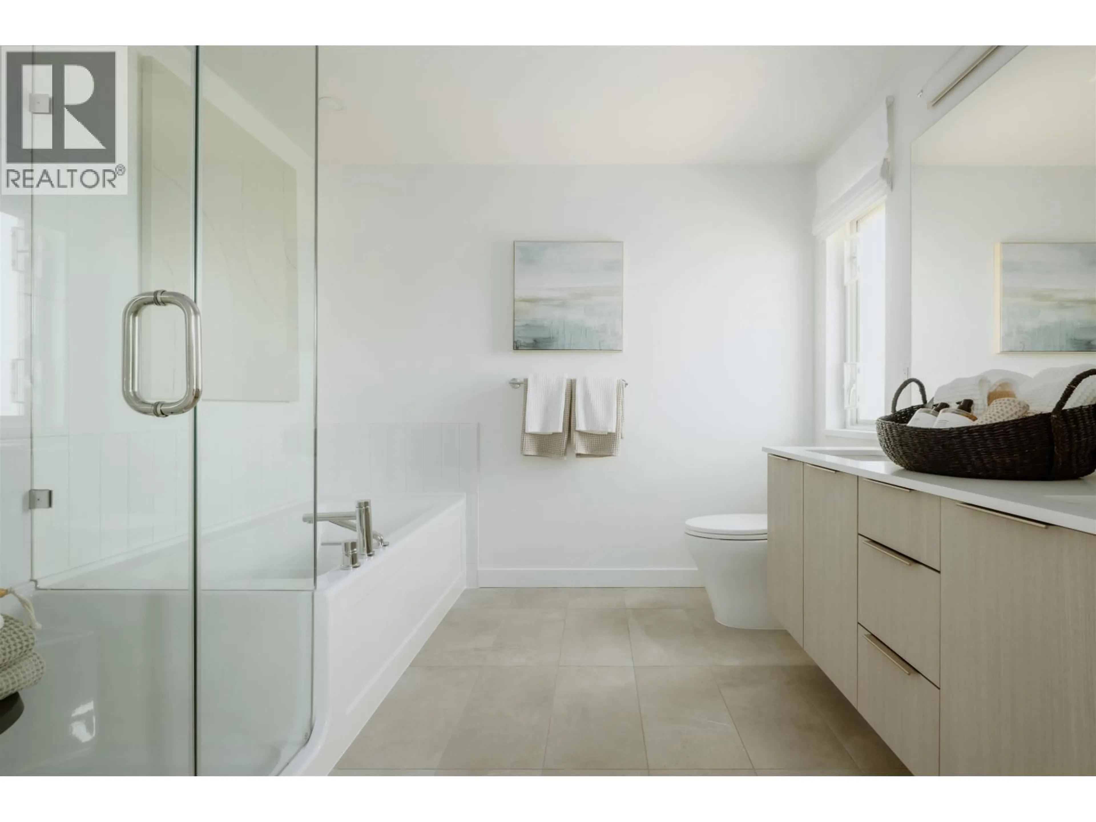 Contemporary bathroom, ceramic/tile floor for 2470 ALDER WAY, Tsawwassen British Columbia V4M0G8