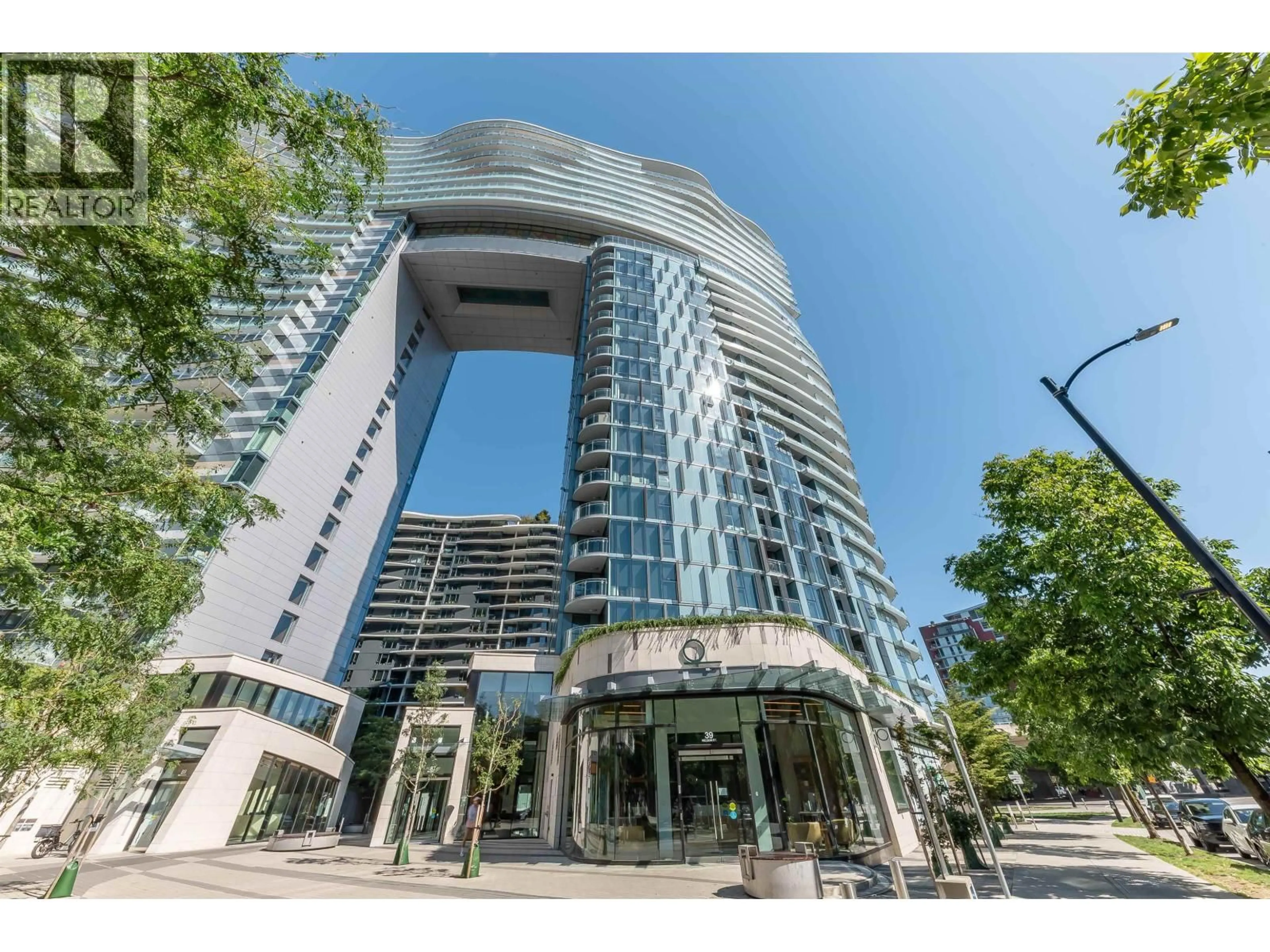 Indoor foyer for 2816 - 89 NELSON STREET, Vancouver British Columbia V6Z0E7