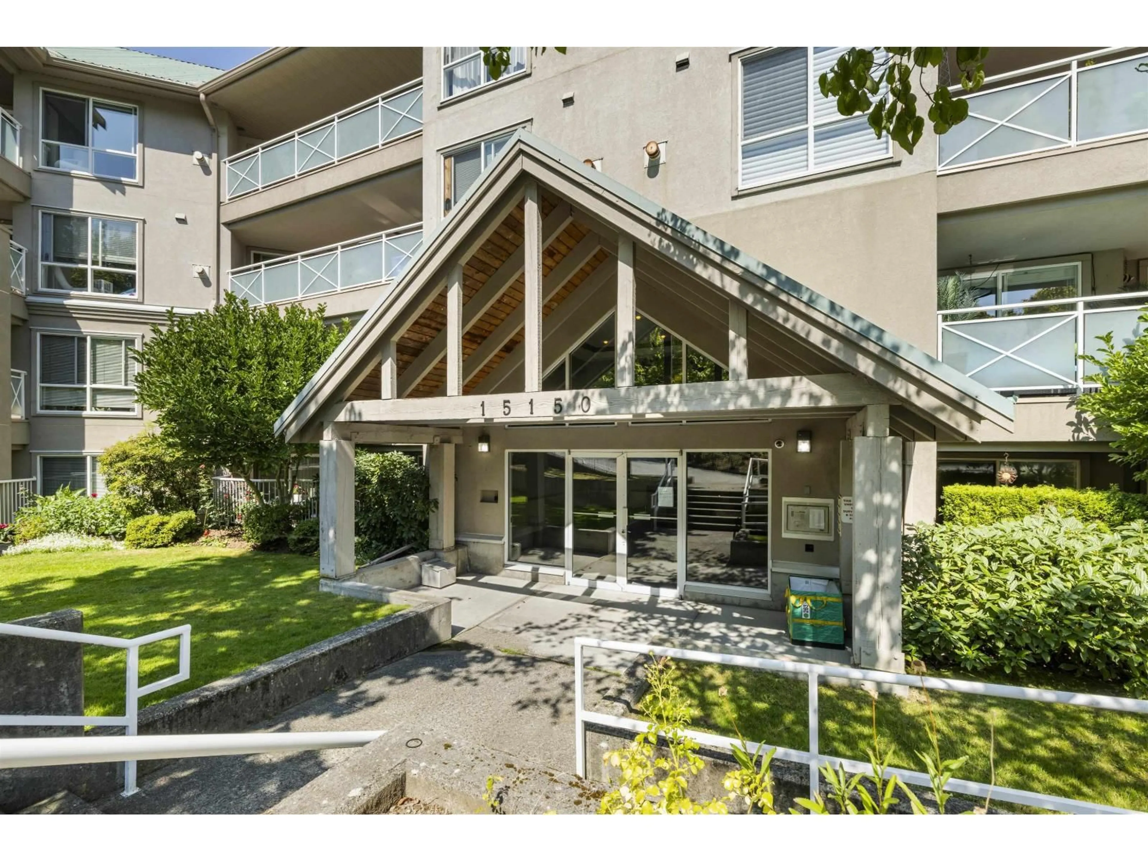 Indoor foyer for 310 - 15150 29A, Surrey British Columbia V4P3B1
