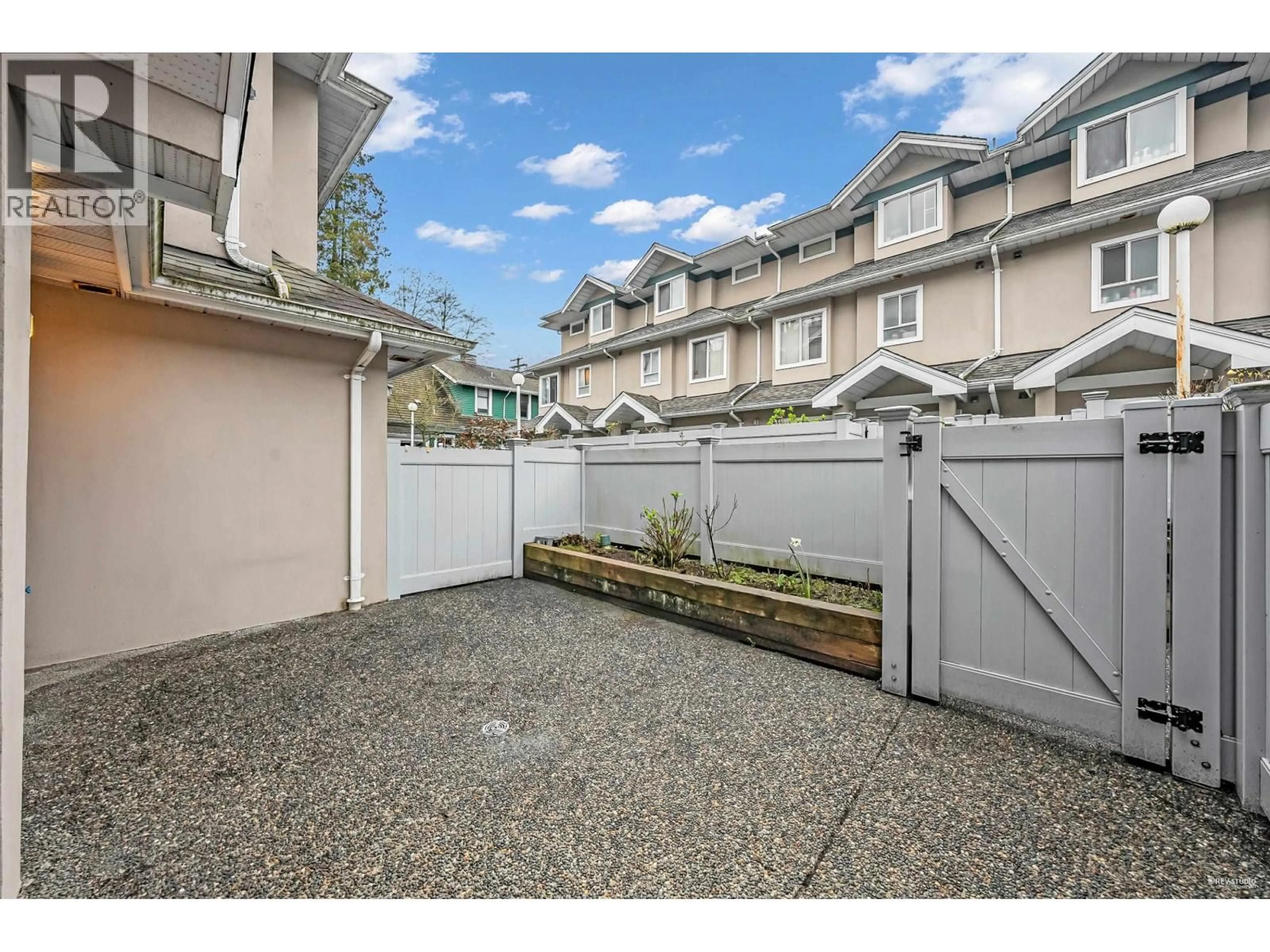 Patio, street for 30 - 7128 18TH AVENUE, Burnaby British Columbia V3N1H1