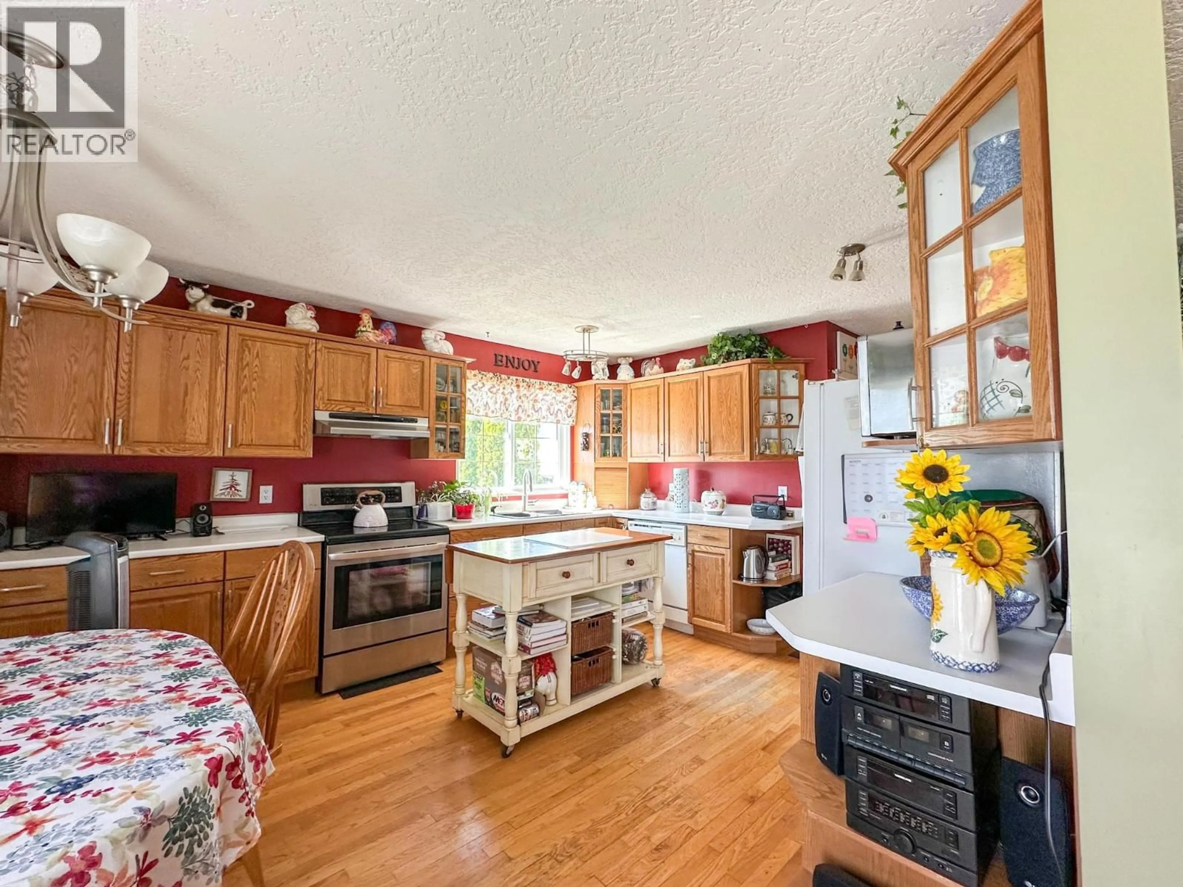 Open concept kitchen, unknown for 19 INGENIKA DRIVE, Mackenzie British Columbia V0J2C0