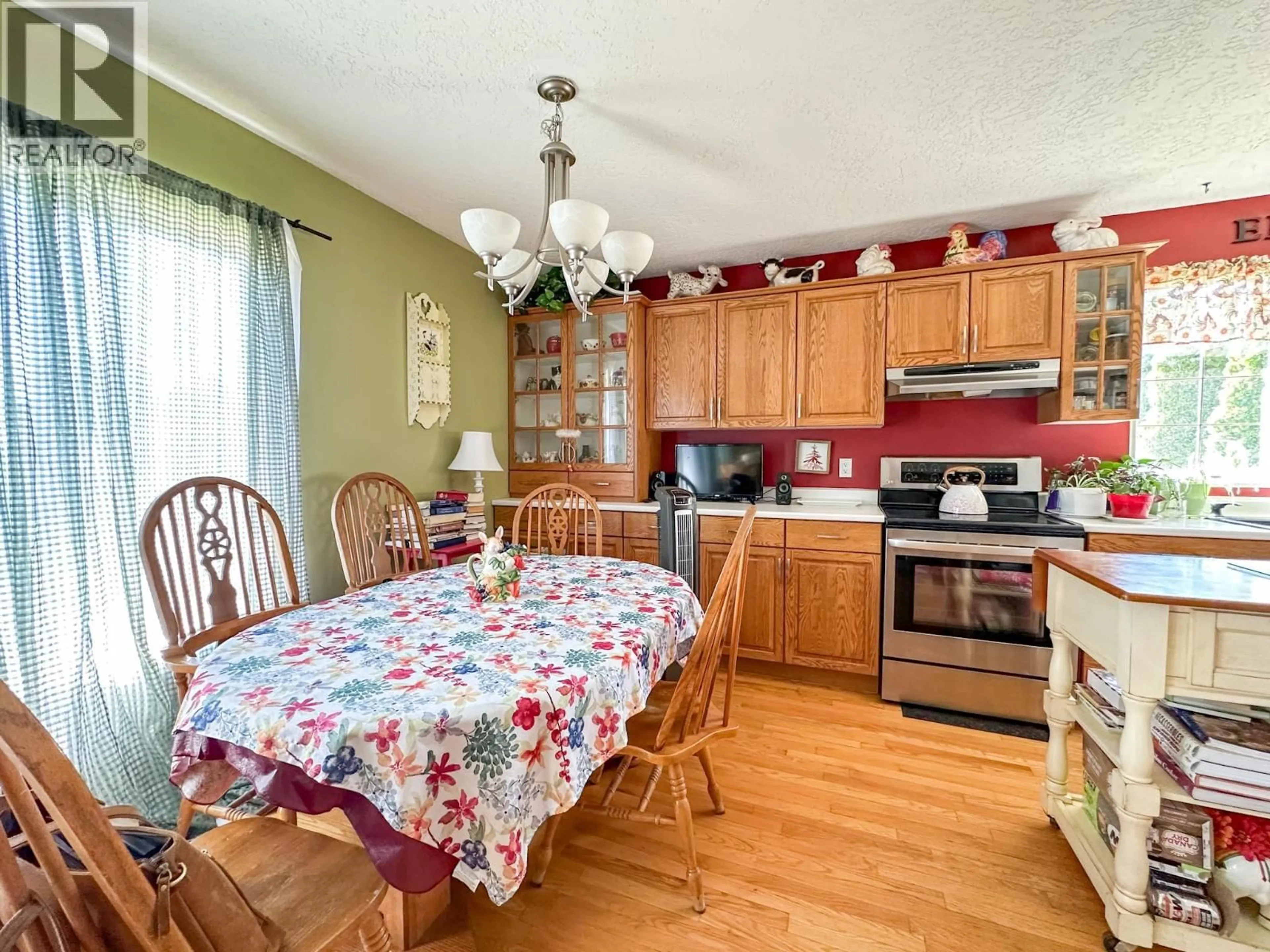 Standard kitchen, unknown for 19 INGENIKA DRIVE, Mackenzie British Columbia V0J2C0