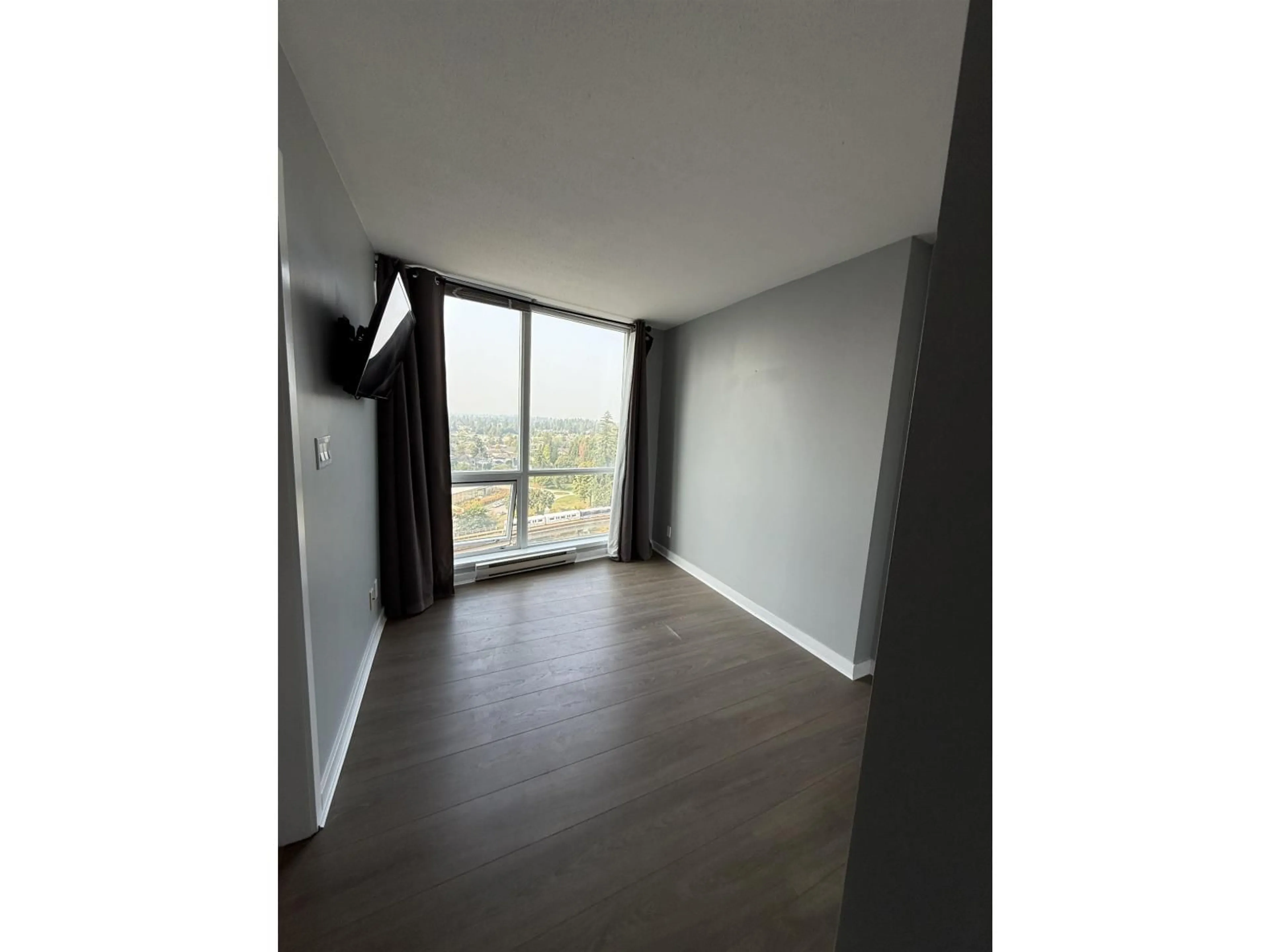 A pic of a room for 1609 - 13618 100, Surrey British Columbia V3T0A8