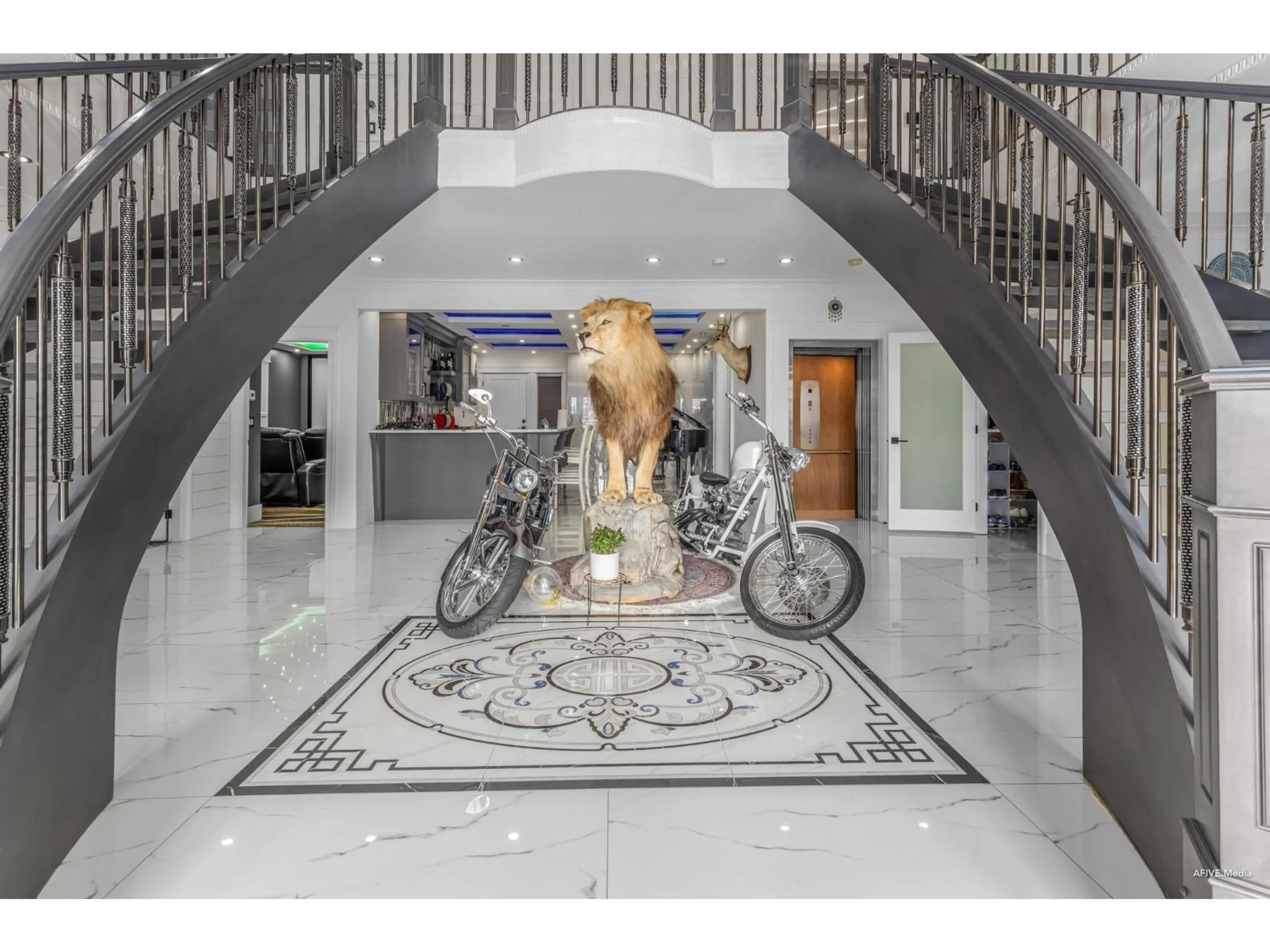 Lobby for 14203 TRITES, Surrey British Columbia V3X3E7