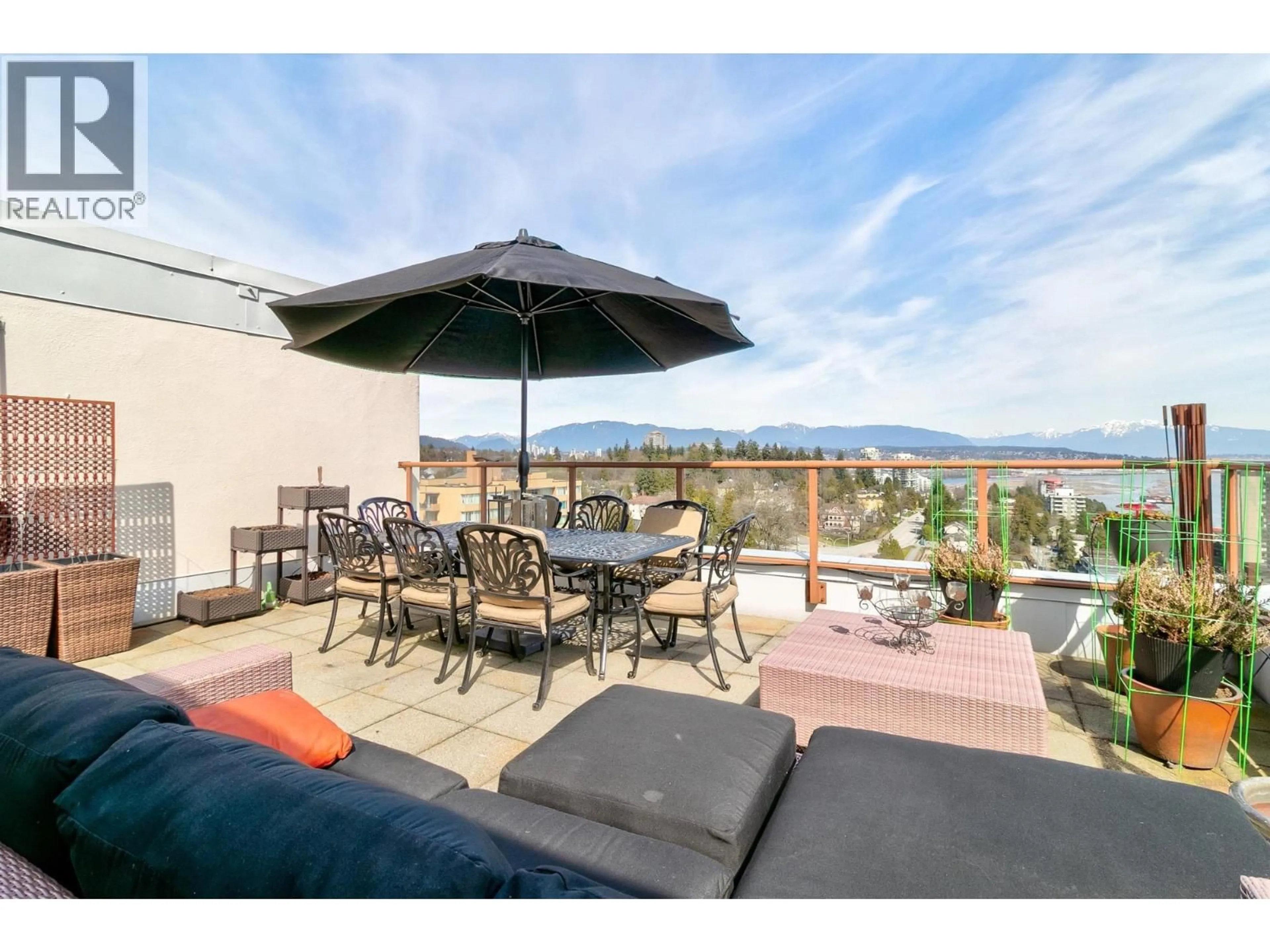 Patio, water/lake/river/ocean view for 1702 - 320 ROYAL AVENUE, New Westminster British Columbia V3L5C6