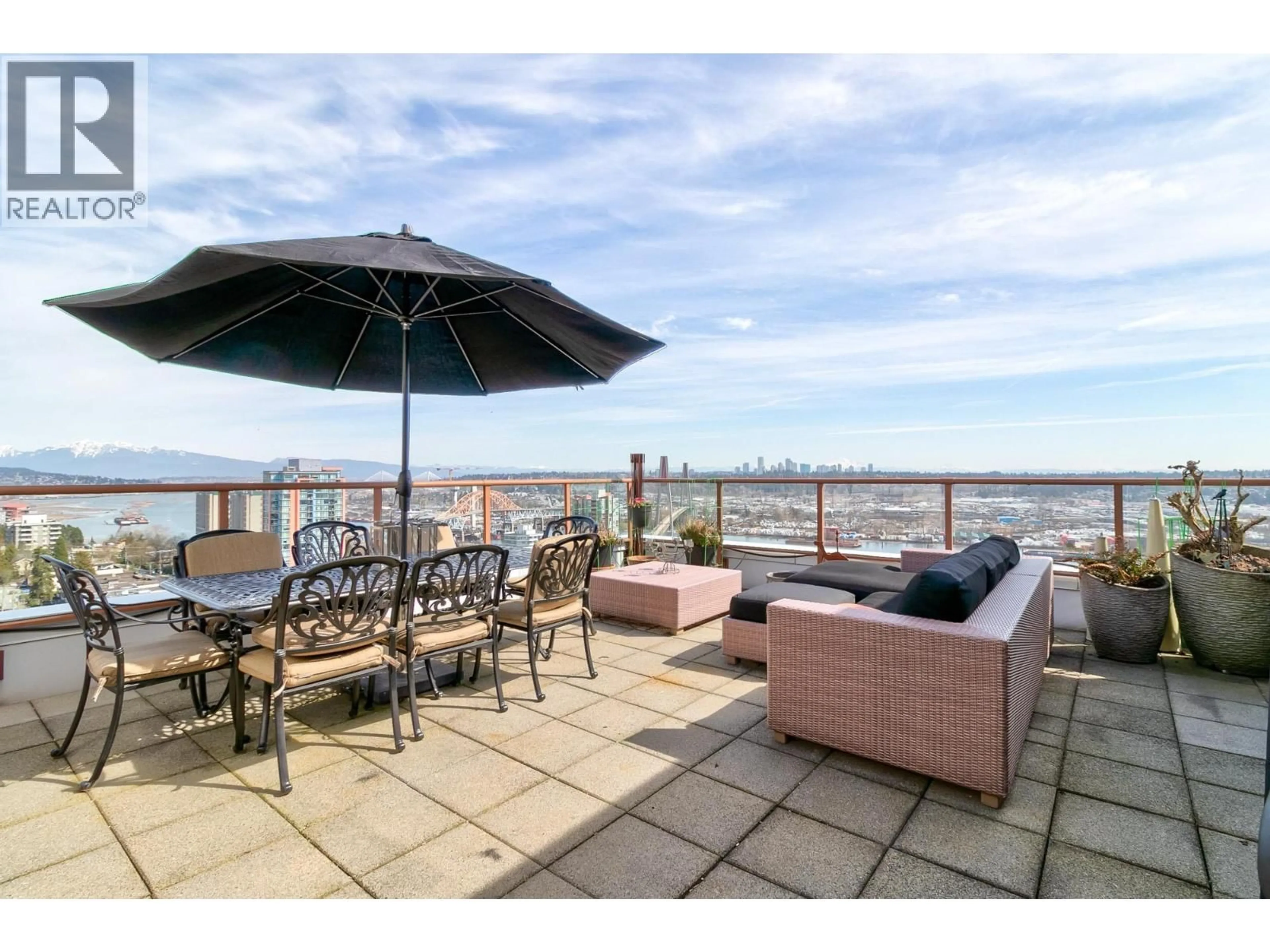 Patio, water/lake/river/ocean view for 1702 - 320 ROYAL AVENUE, New Westminster British Columbia V3L5C6