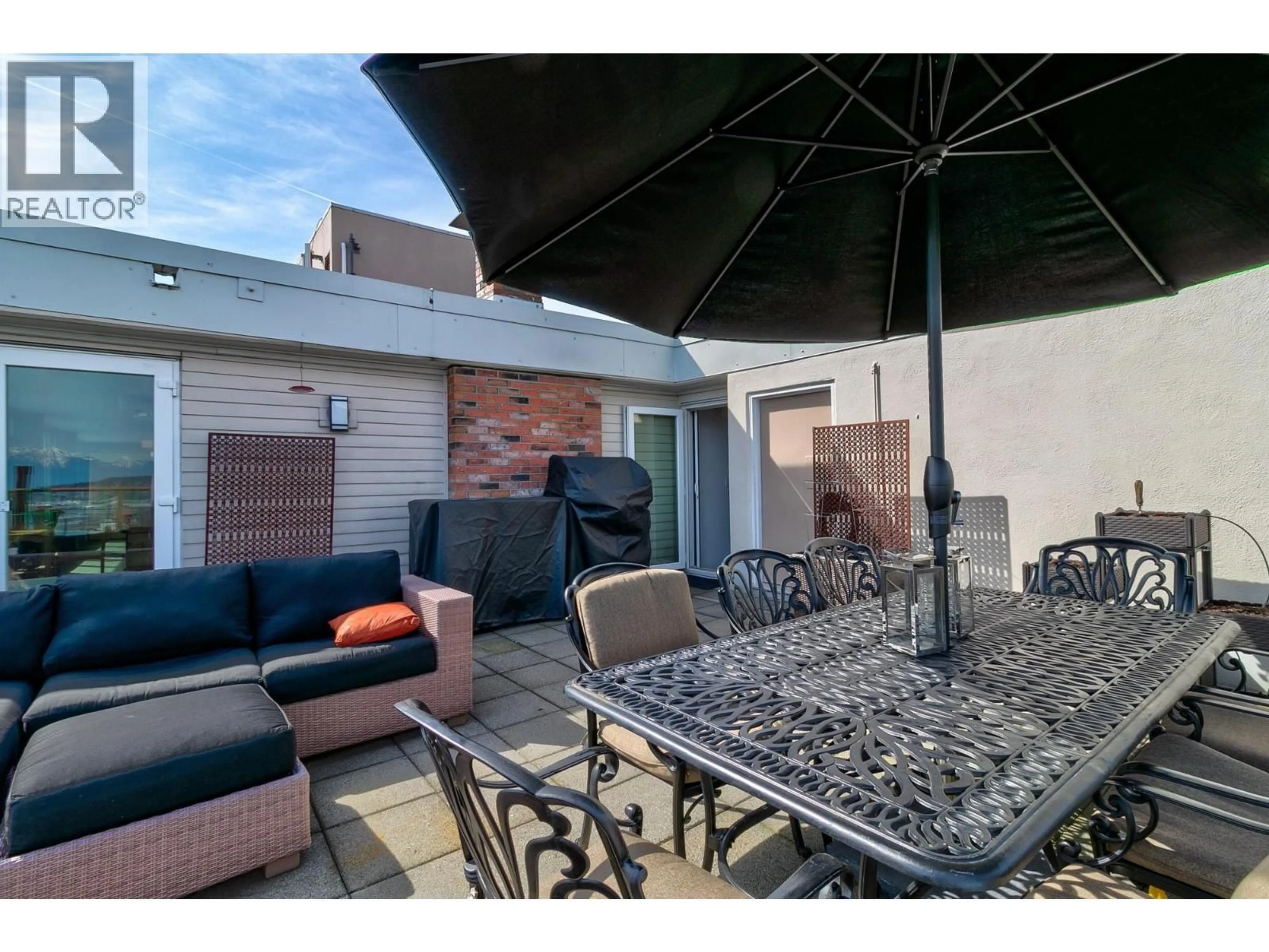 Patio, street for 1702 - 320 ROYAL AVENUE, New Westminster British Columbia V3L5C6