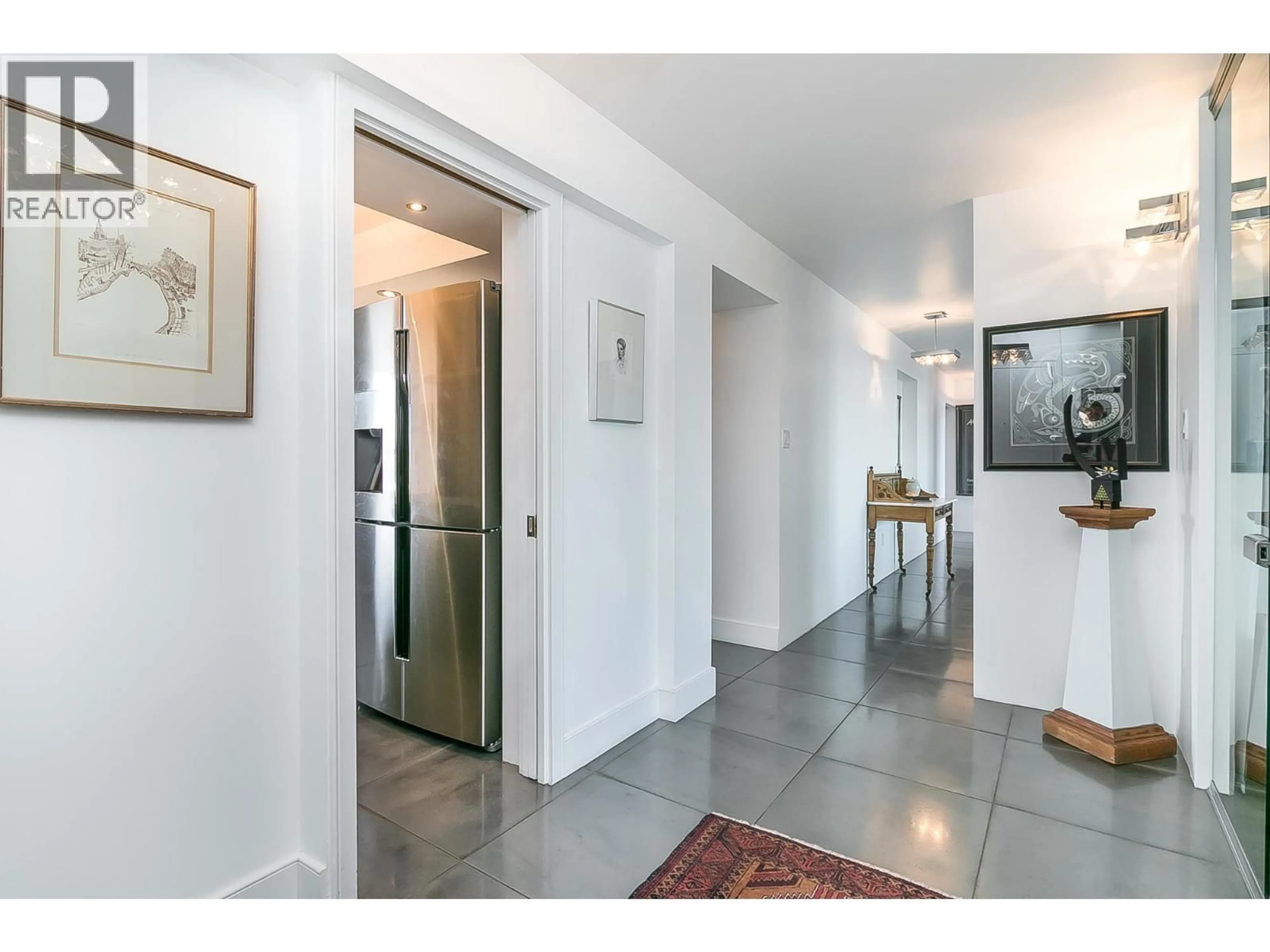Indoor entryway for 1702 - 320 ROYAL AVENUE, New Westminster British Columbia V3L5C6