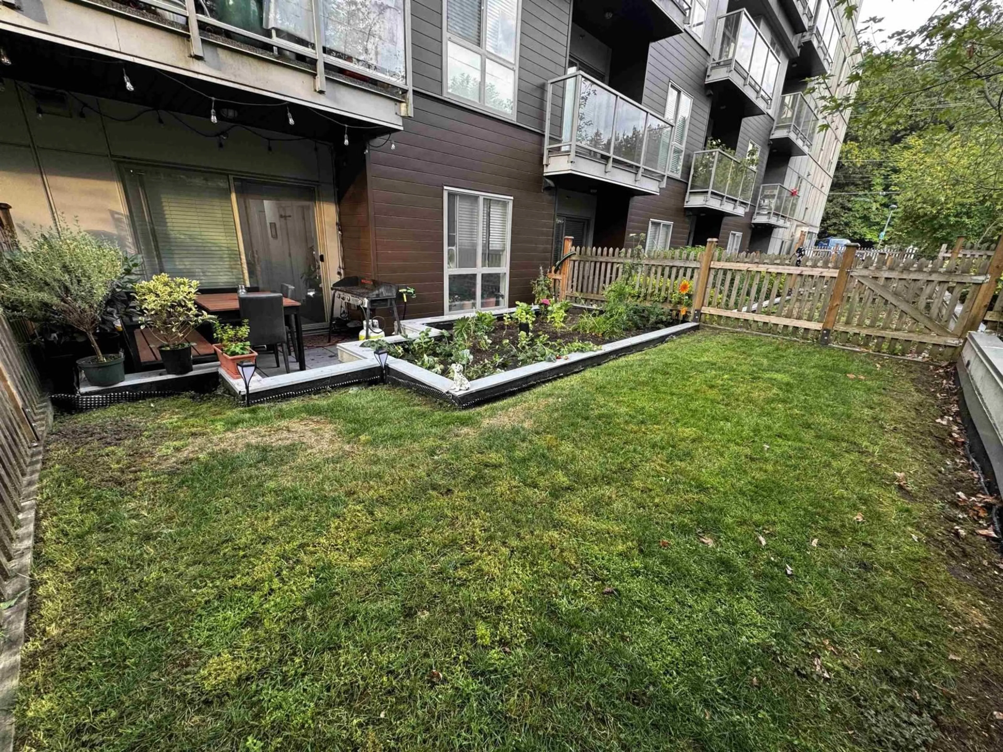 Patio, street for B104 - 9689 140, Surrey British Columbia V3T0P3