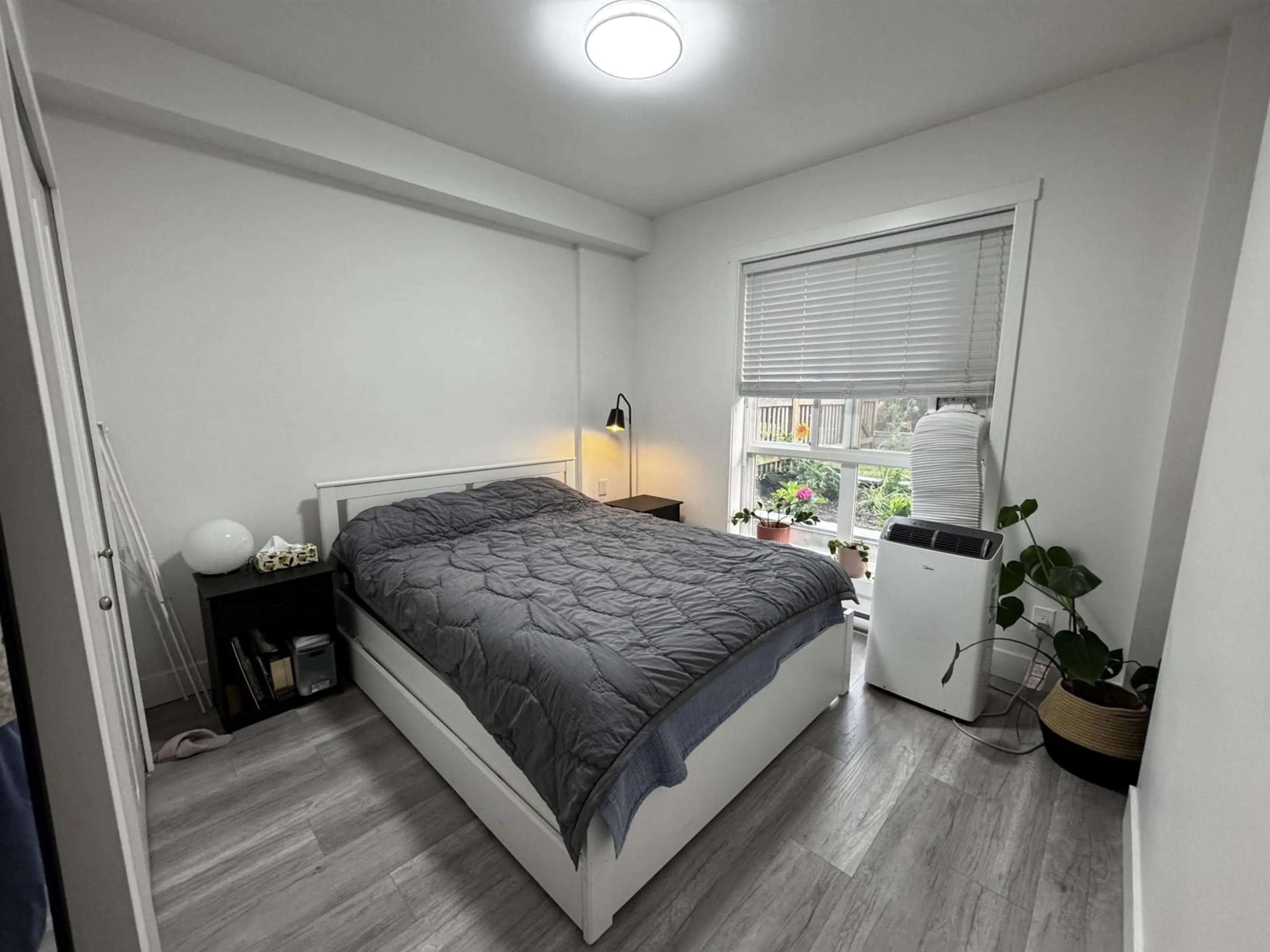 Bedroom with bed, unknown for B104 - 9689 140, Surrey British Columbia V3T0P3