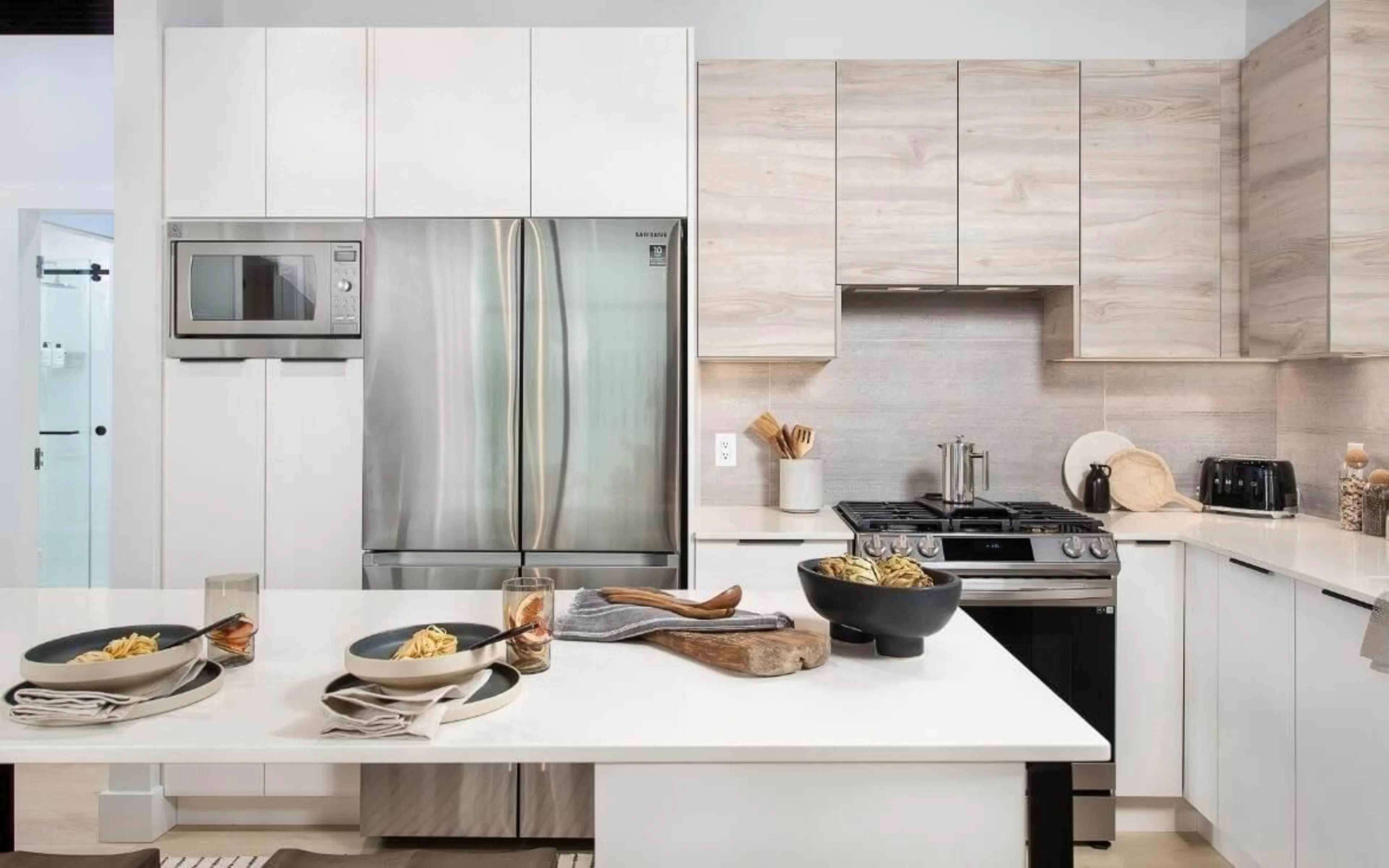 Contemporary kitchen, unknown for 301 - 30494 CARDINAL, Abbotsford British Columbia V2T0A5