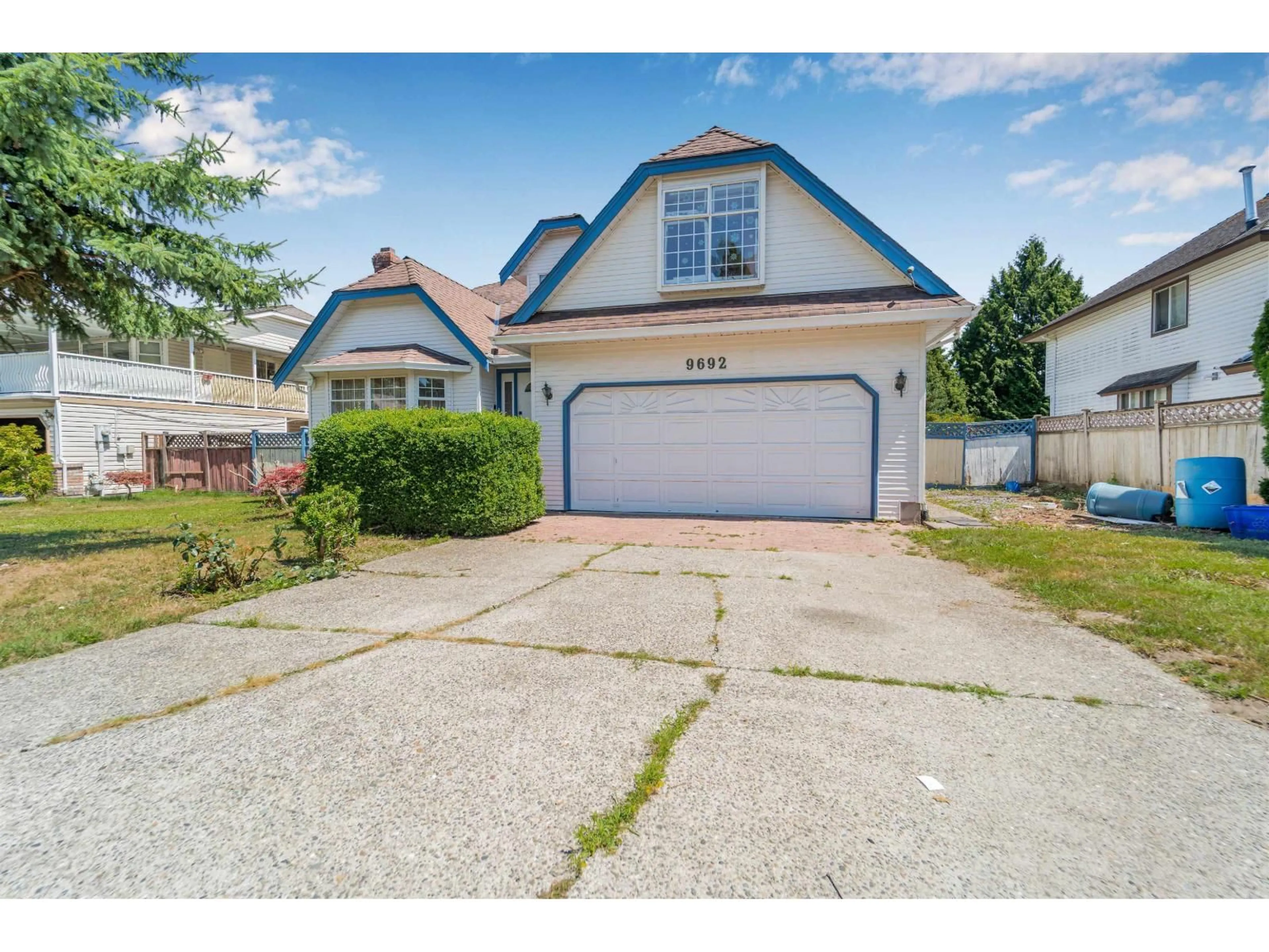 A pic from outside/outdoor area/front of a property/back of a property/a pic from drone, street for 9692 157B, Surrey British Columbia V4N2T3