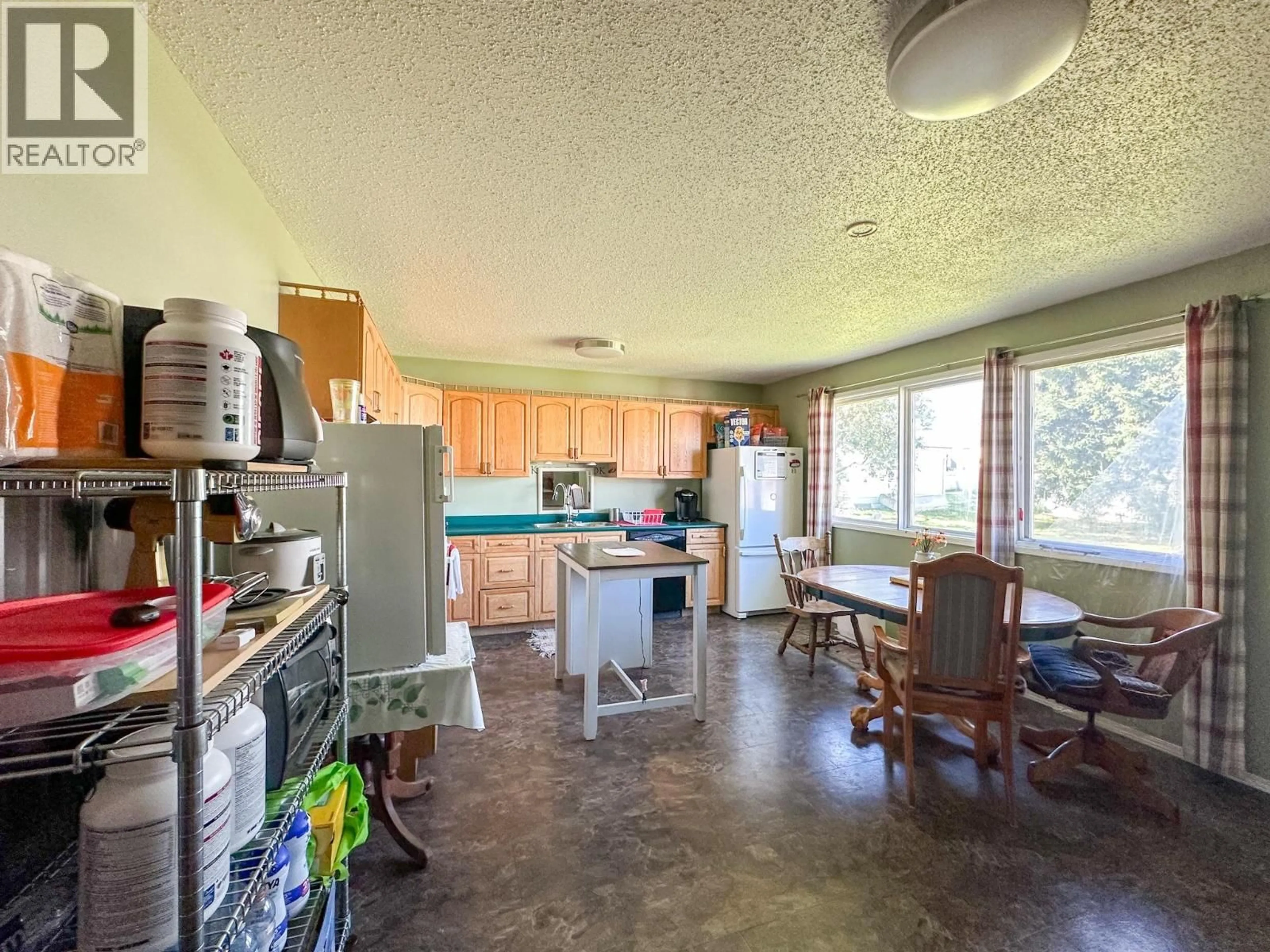 Standard kitchen, unknown for 7 SCOVIL PLACE, Mackenzie British Columbia V0J2C0