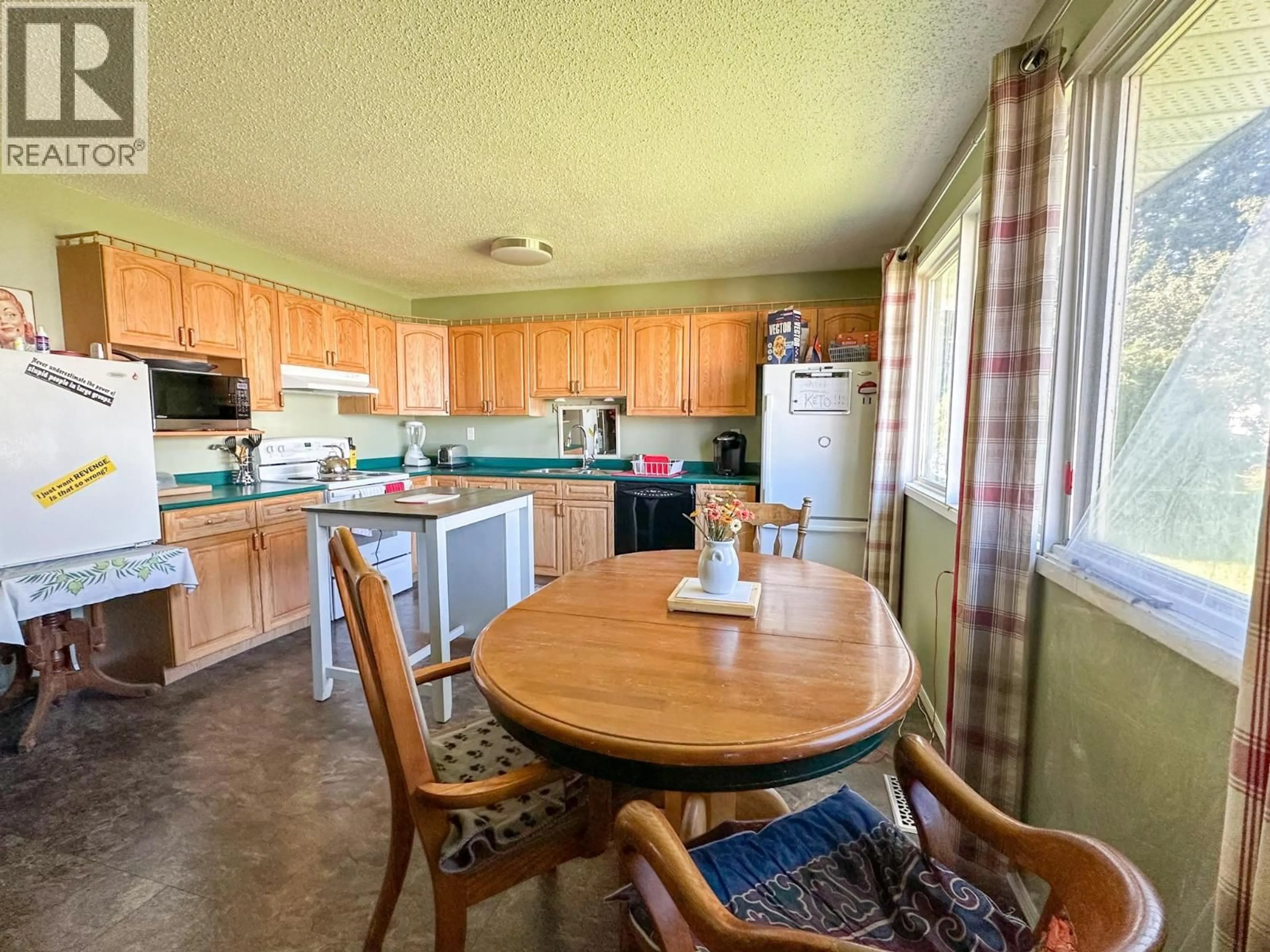 Standard kitchen, unknown for 7 SCOVIL PLACE, Mackenzie British Columbia V0J2C0