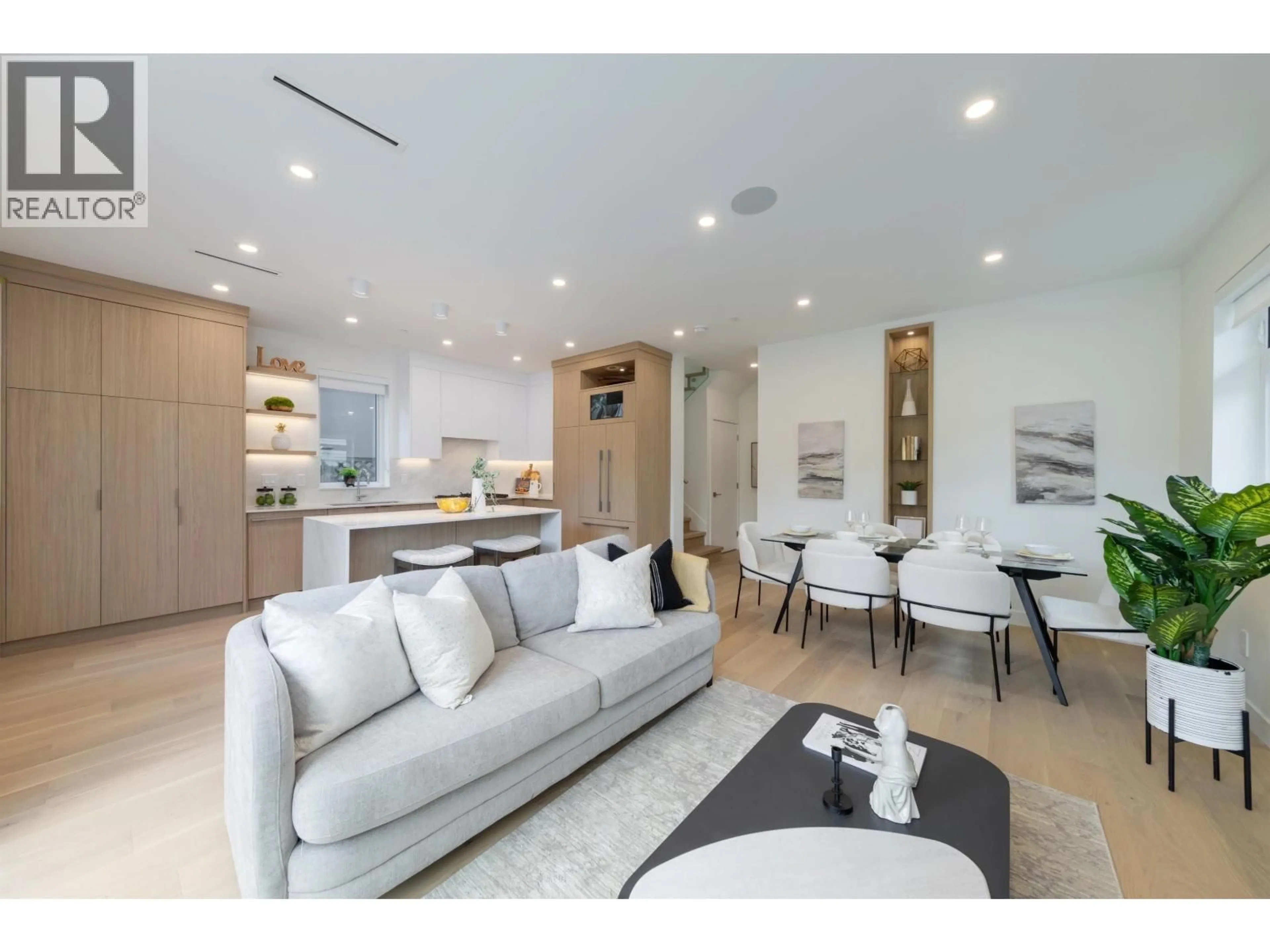 Living room with furniture, unknown for 1 - 2750 19TH AVENUE, Vancouver British Columbia V6L1E3