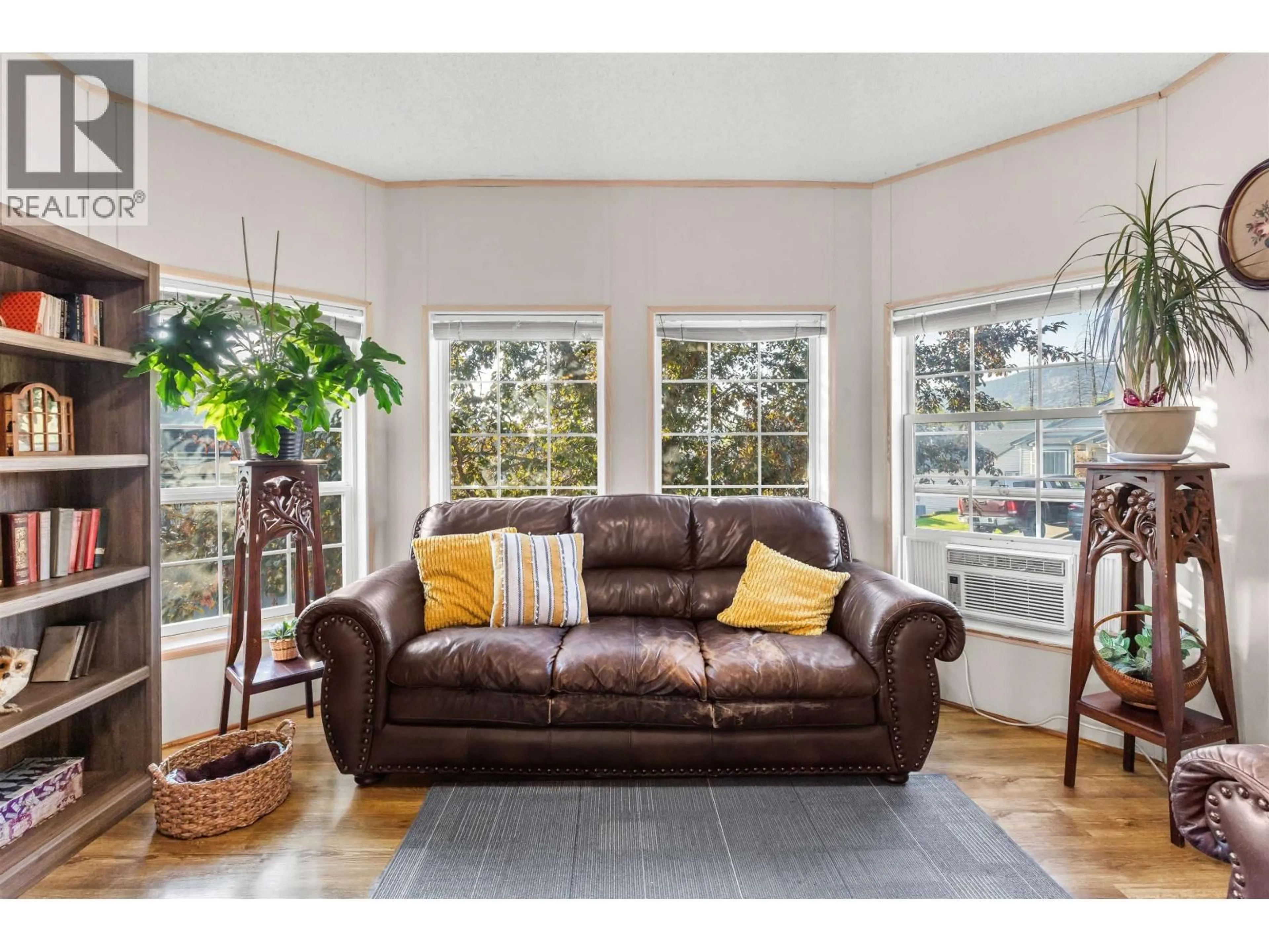 Living room with furniture, unknown for 236 LONGHORN DRIVE, Williams Lake British Columbia V2G4T7