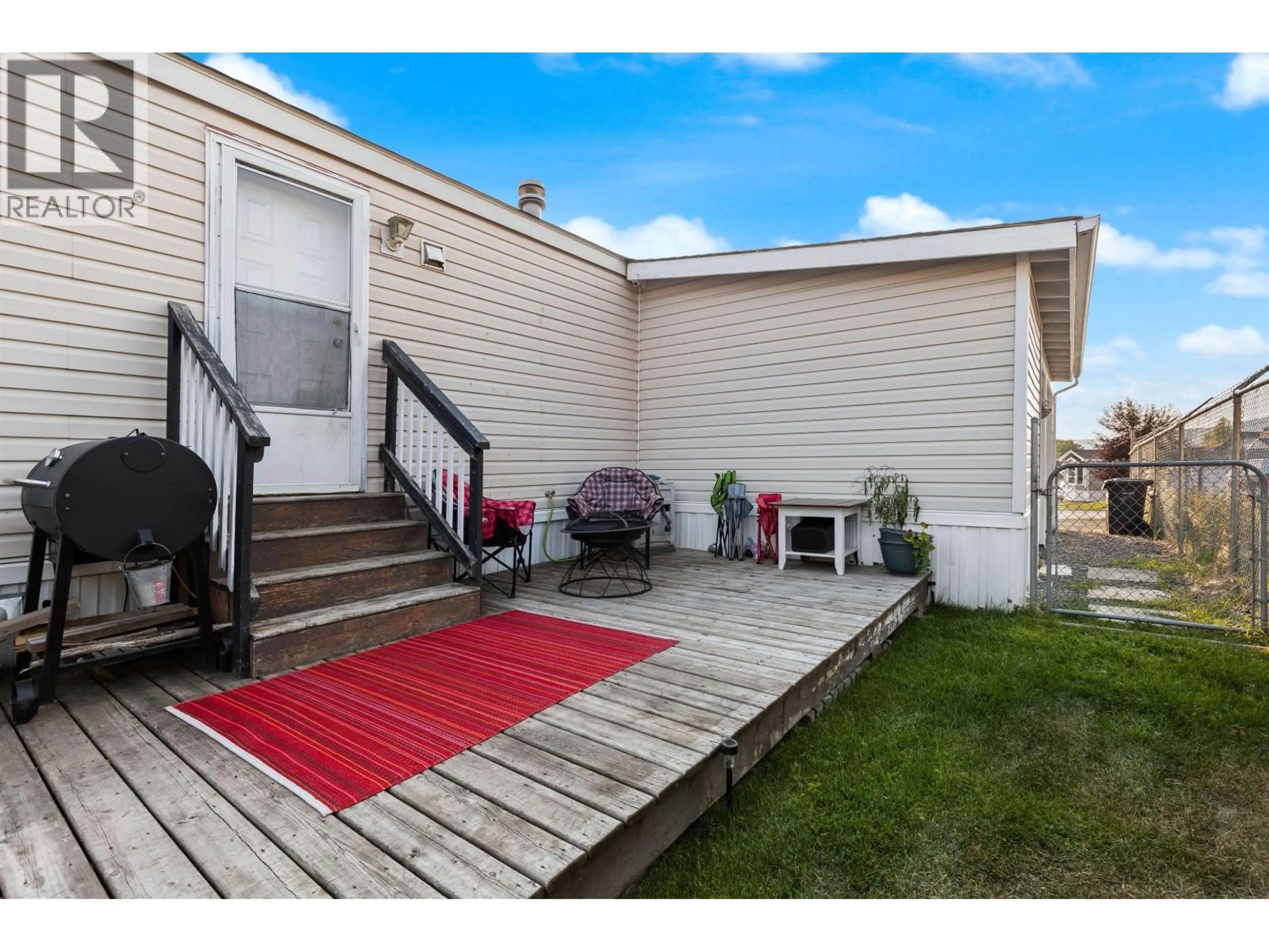 Patio, street for 236 LONGHORN DRIVE, Williams Lake British Columbia V2G4T7