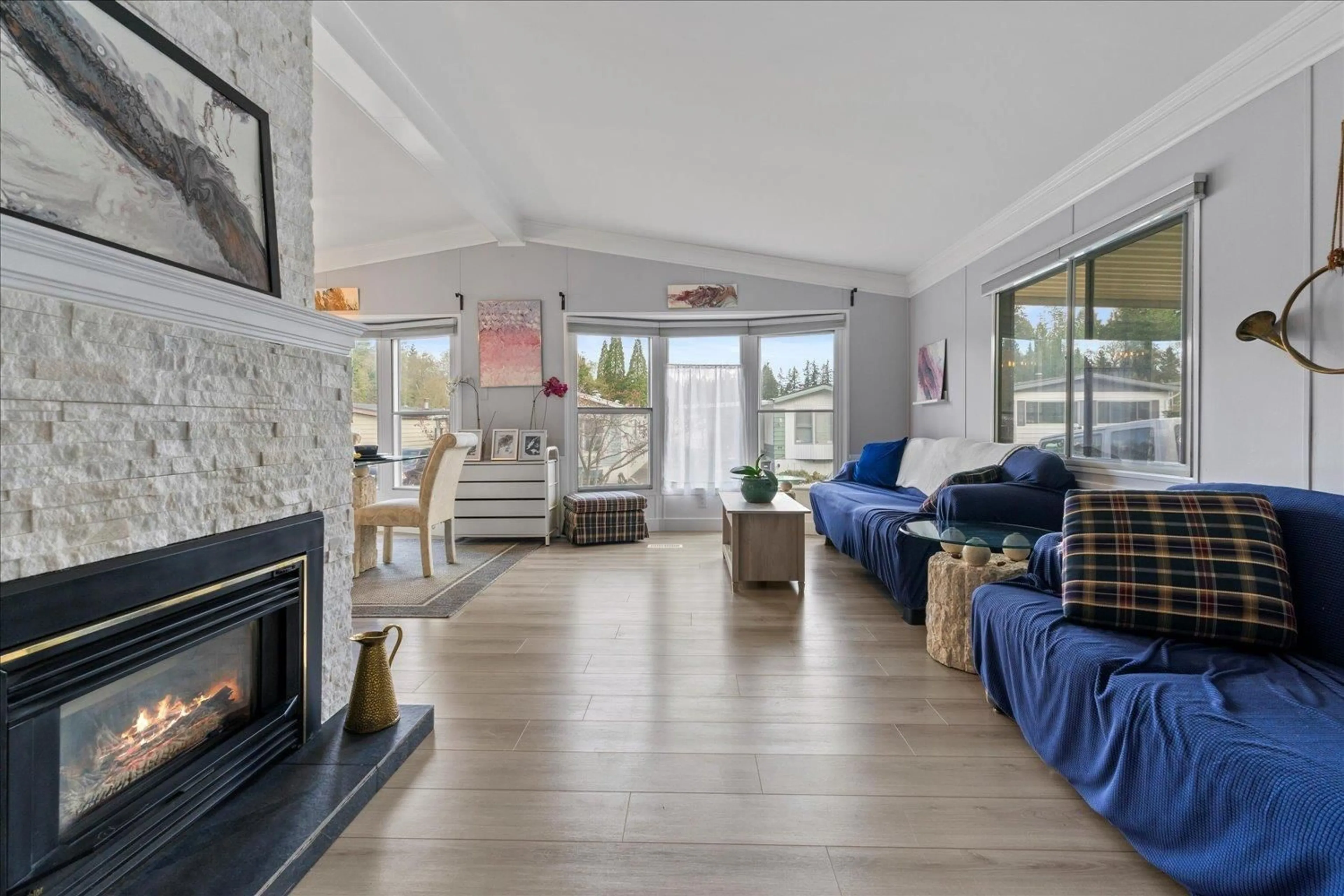 Living room with furniture, unknown for 32 - 2315 198, Langley British Columbia V2Z1Z1