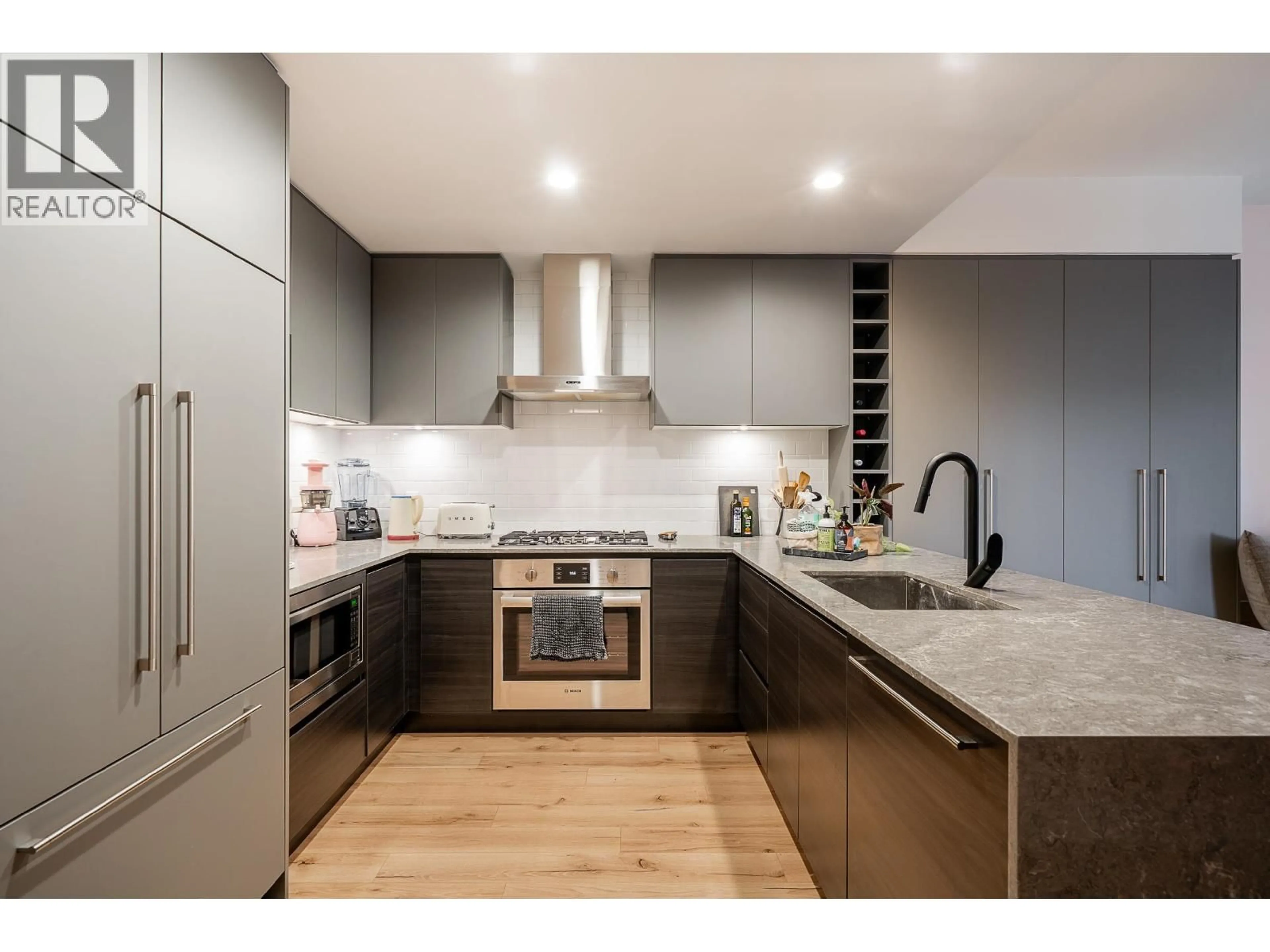 Contemporary kitchen, unknown for 403 - 55 KLAHANIE DRIVE, Port Moody British Columbia V3H0M9