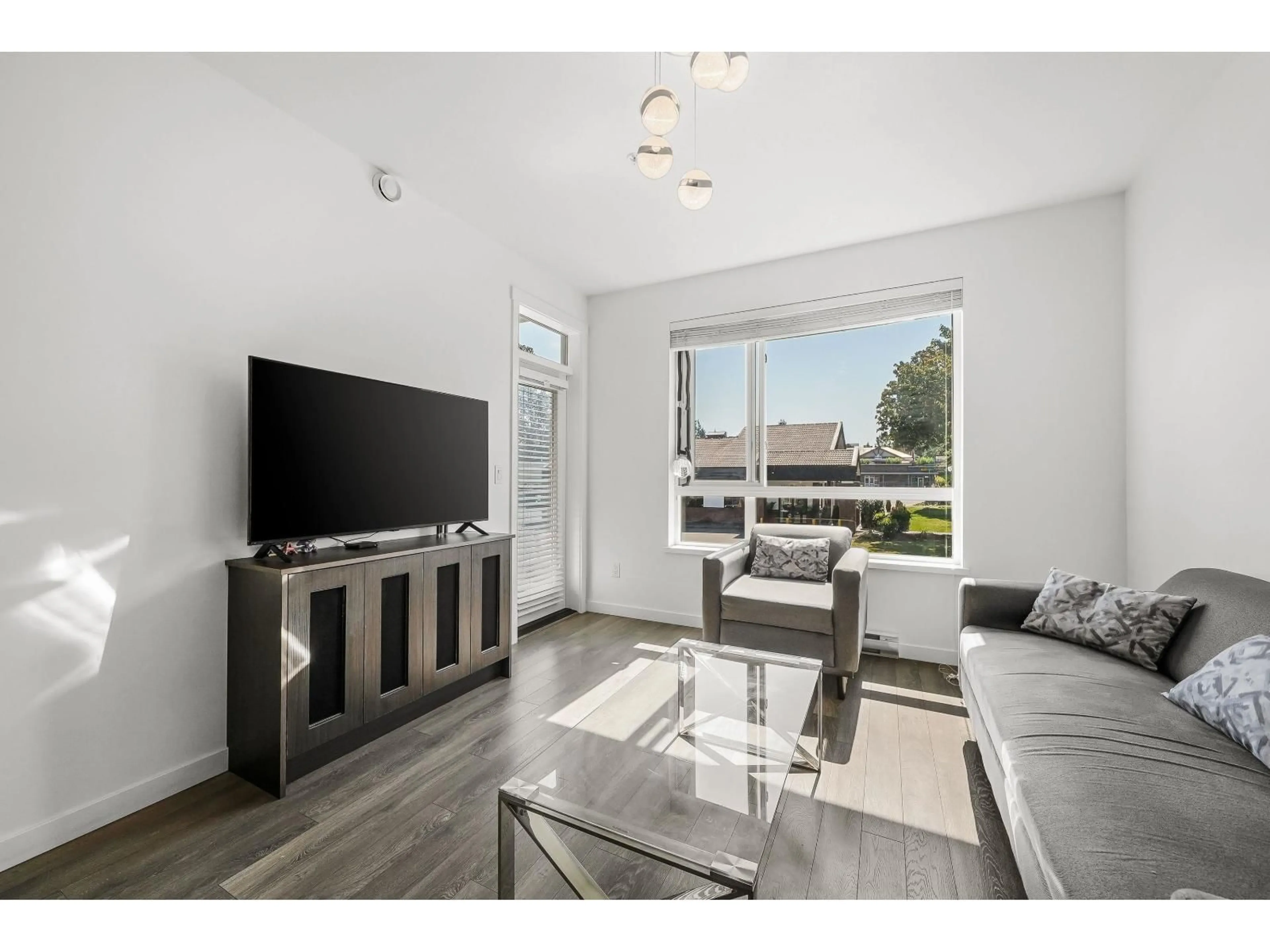 Living room with furniture, unknown for 211 - 13628 81A, Surrey British Columbia V3W3E2